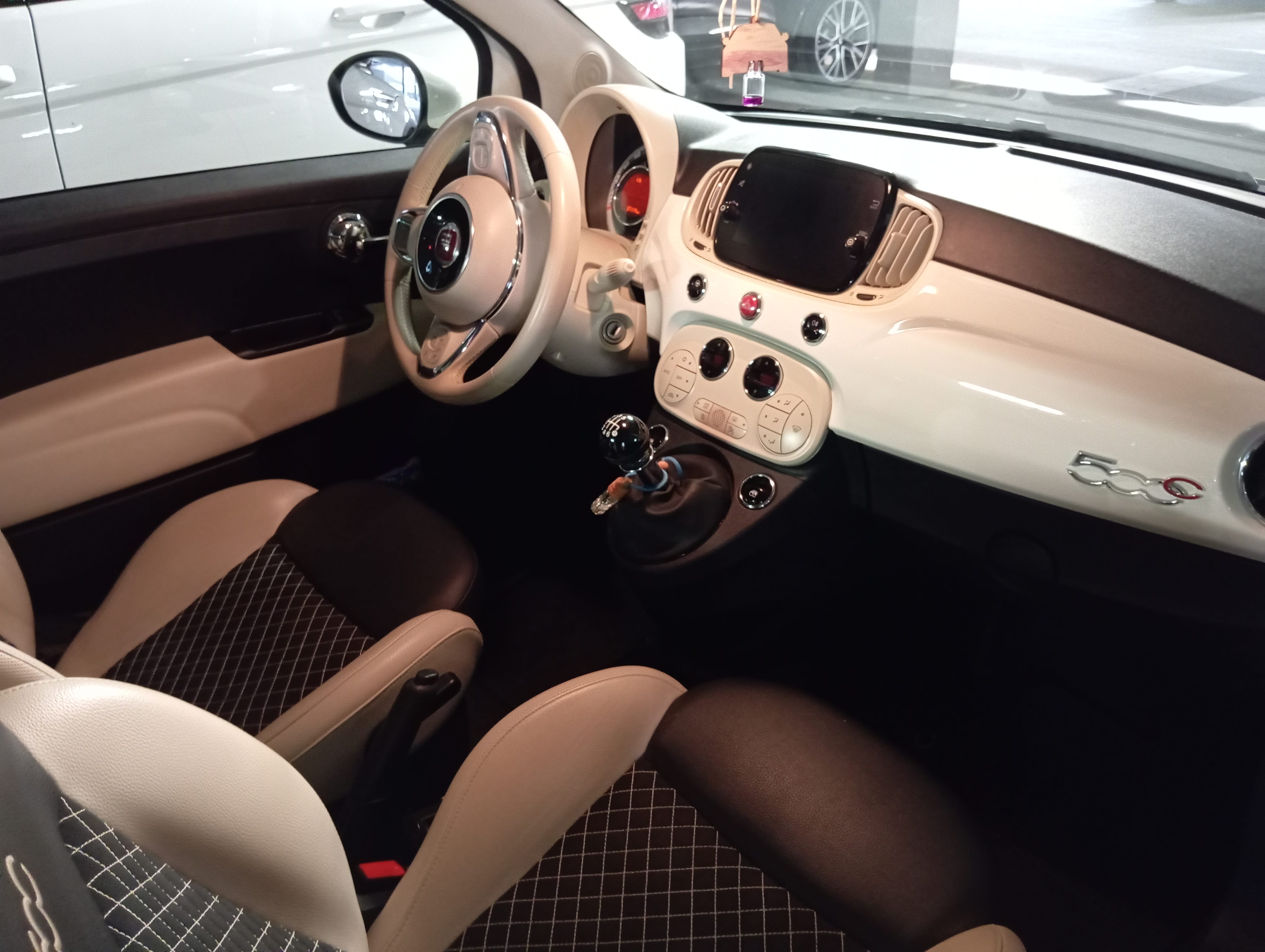 Fiat 500 C 1.0 Hybrid Dolcevita con Control de velocidad