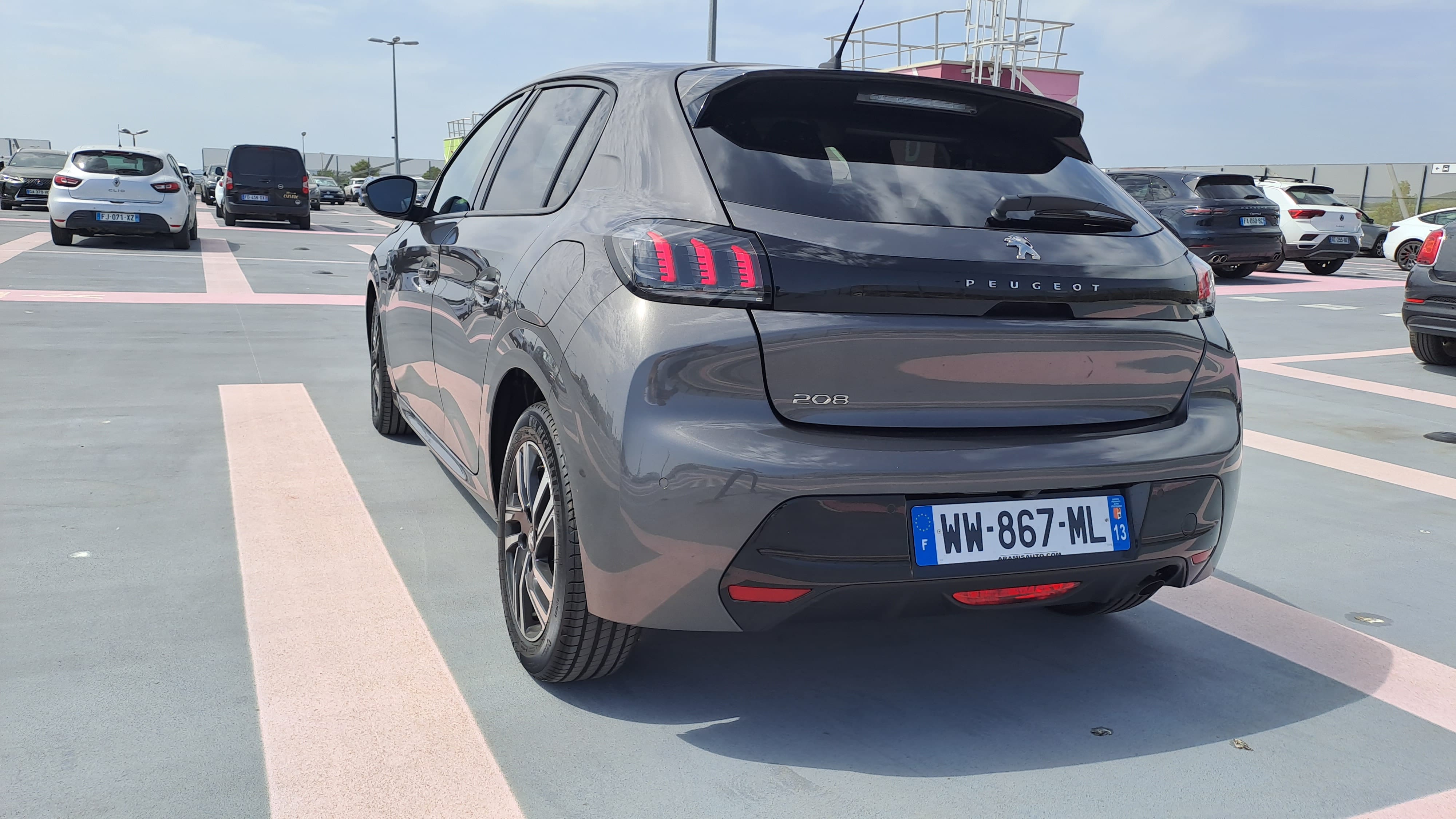 Peugeot 208 avec GPS