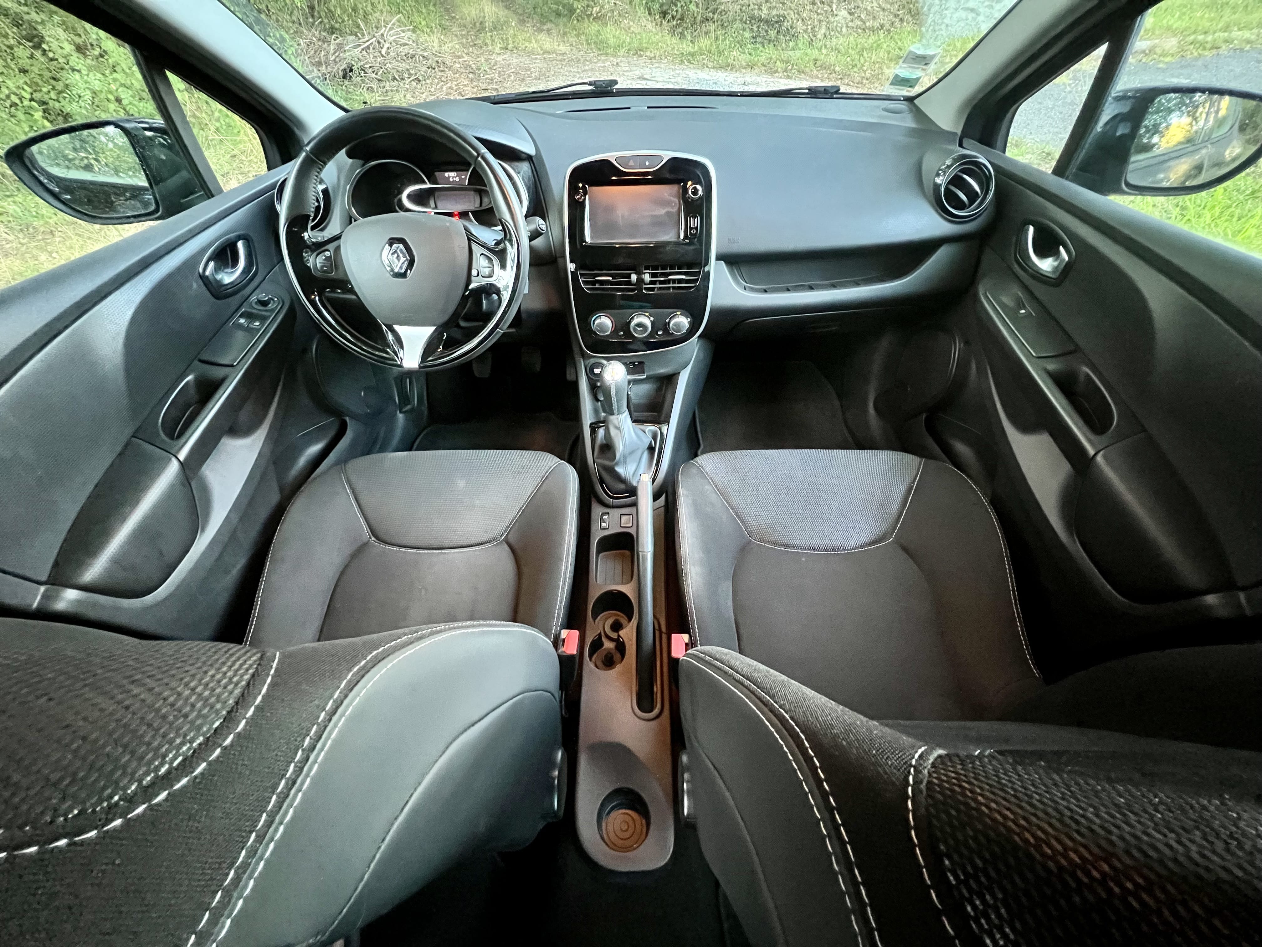 Renault Clio  Renault Clio 4 – Confort et Économie au Rendez-vous avec Audio Bluetooth
