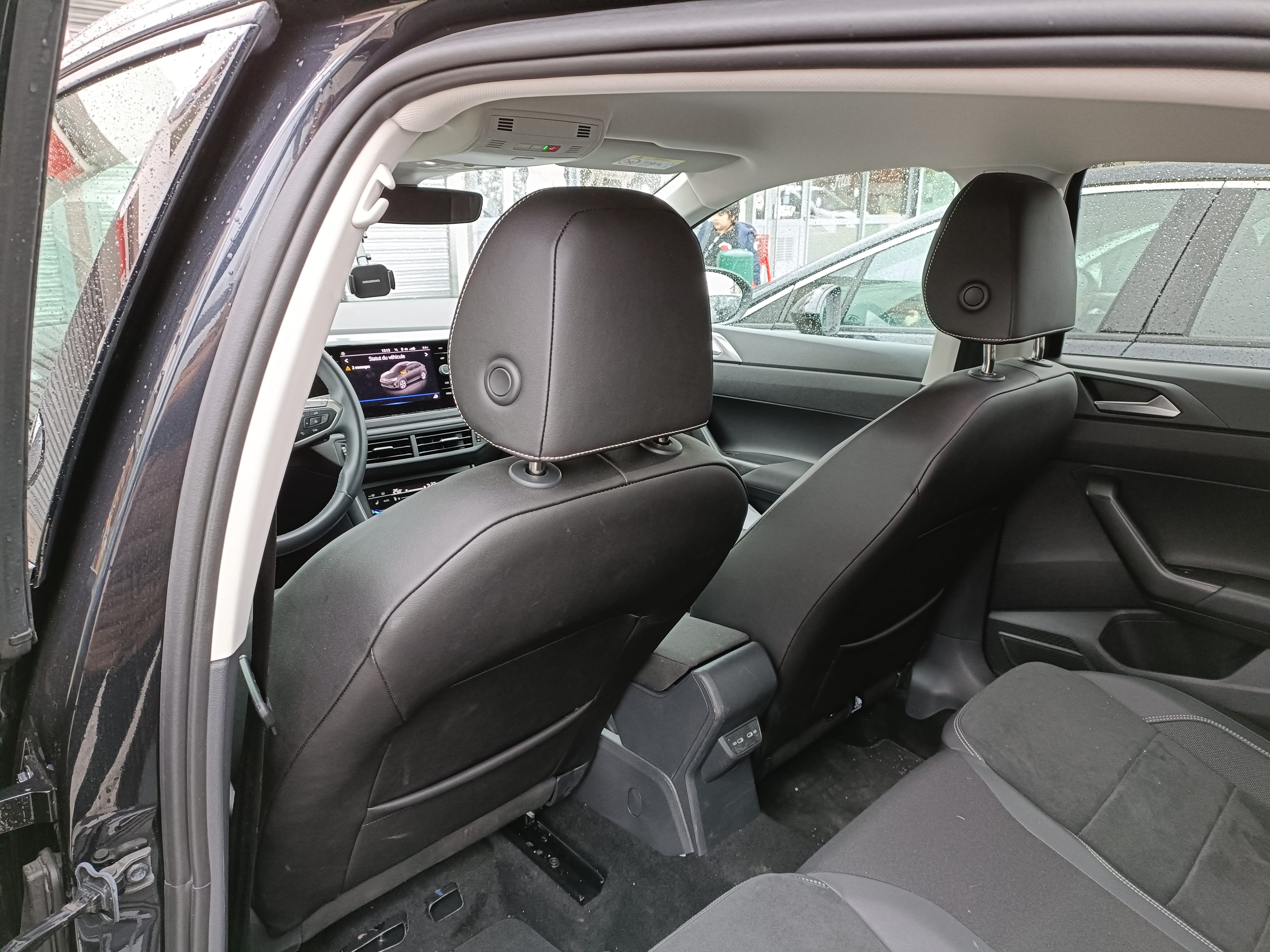 Volkswagen Taigo avec Coffre de toit