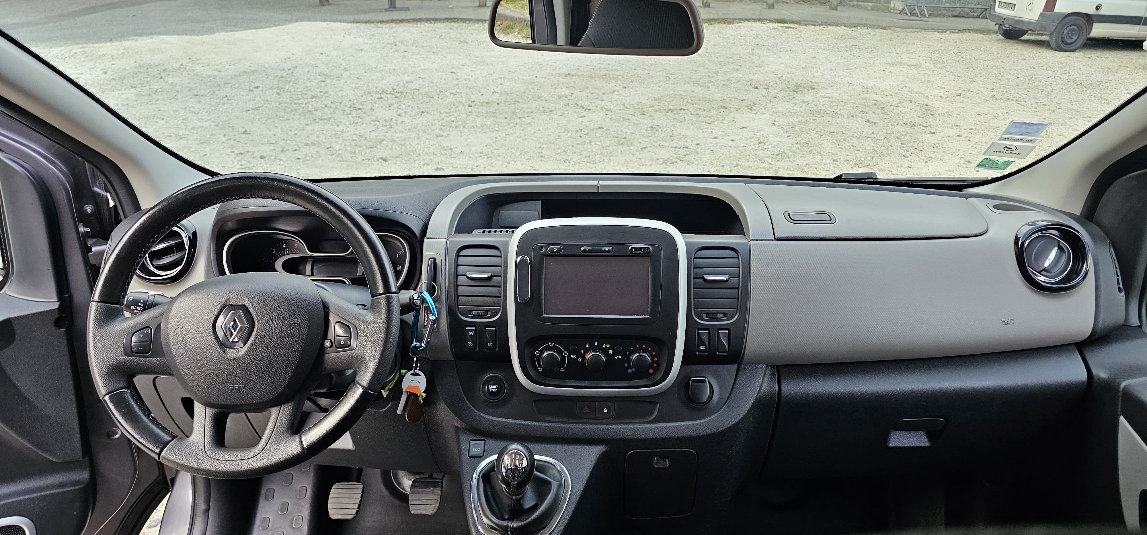 Renault Trafic Passenger avec Chaines