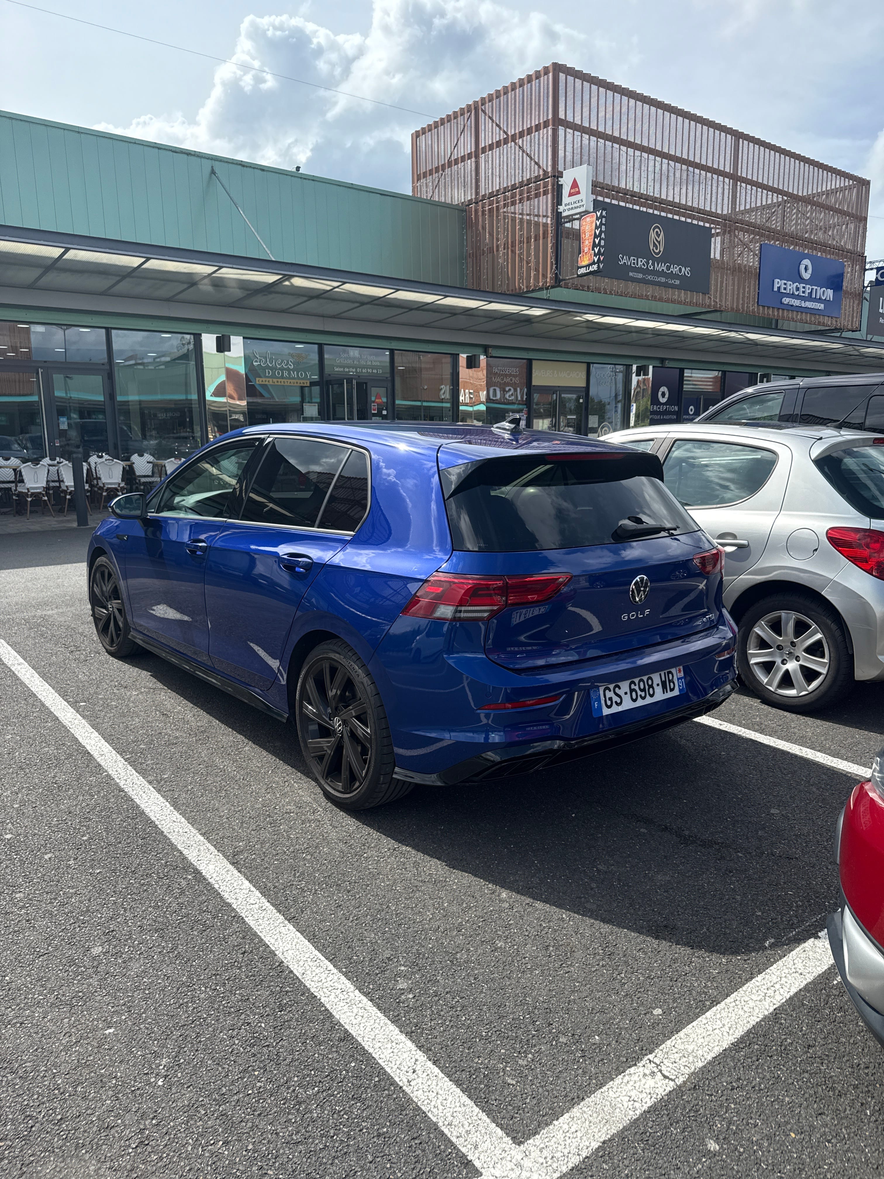 Volkswagen Golf R-Line avec GPS