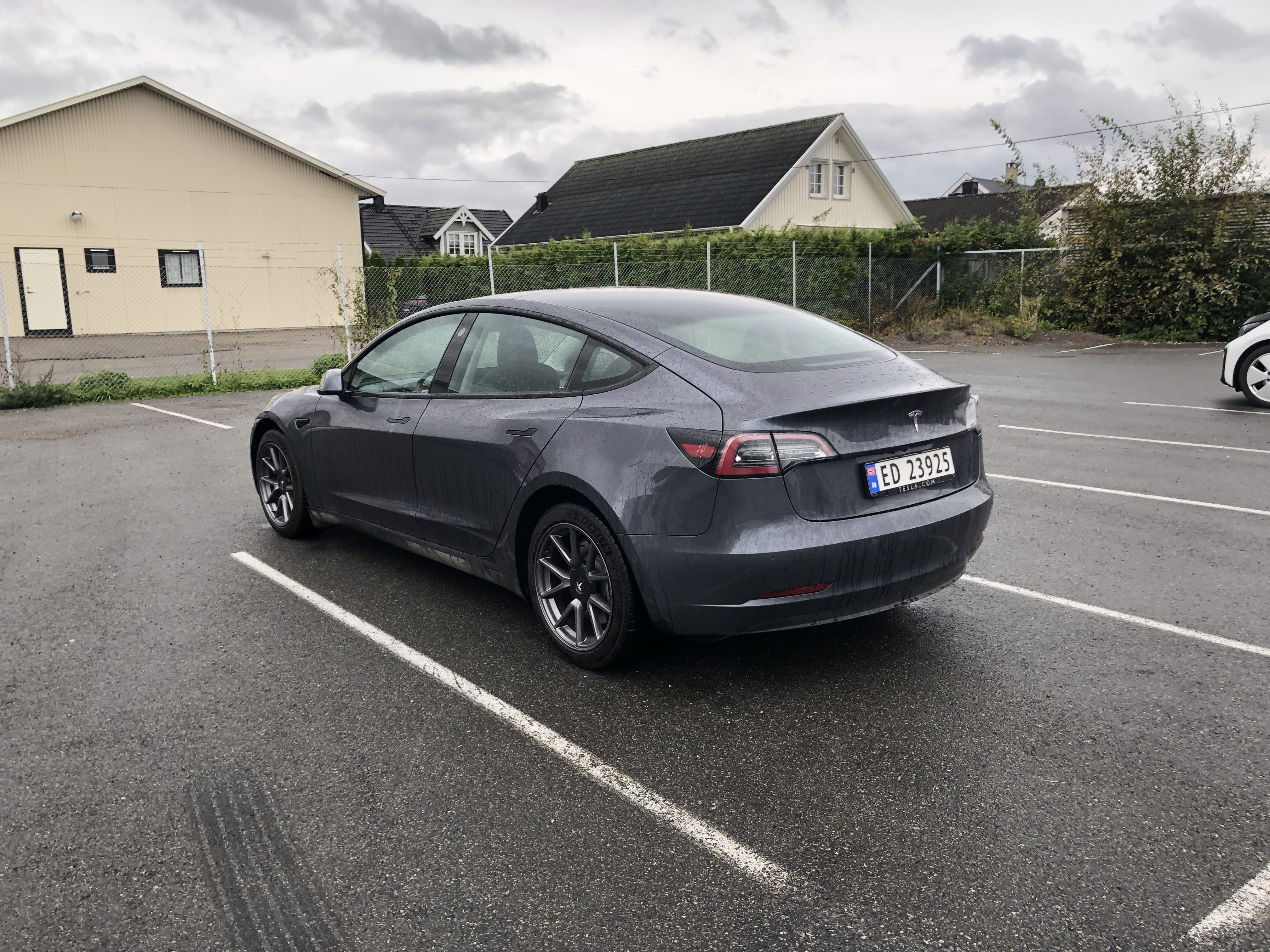 Tesla Model 3 med GPS