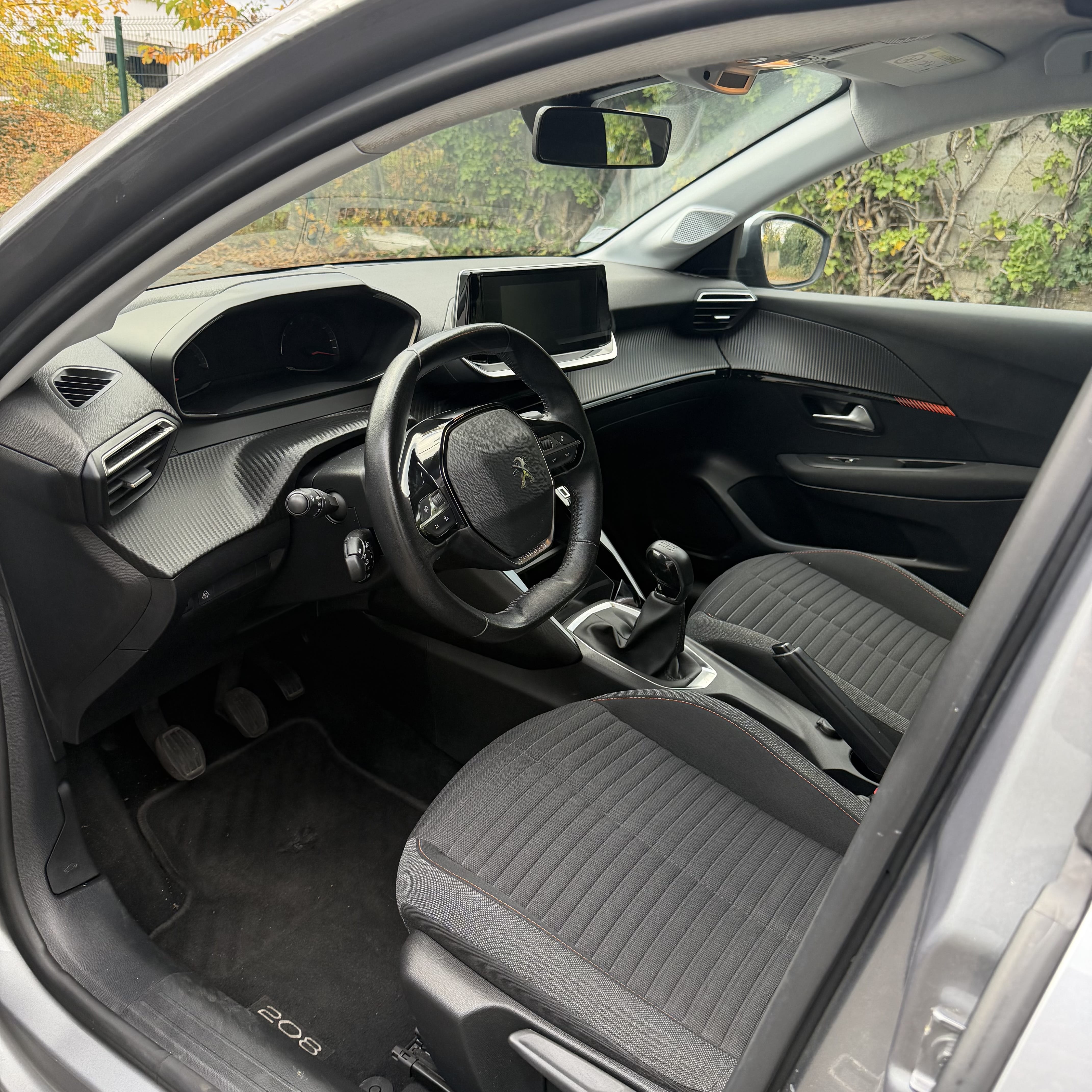 Peugeot 208 avec GPS