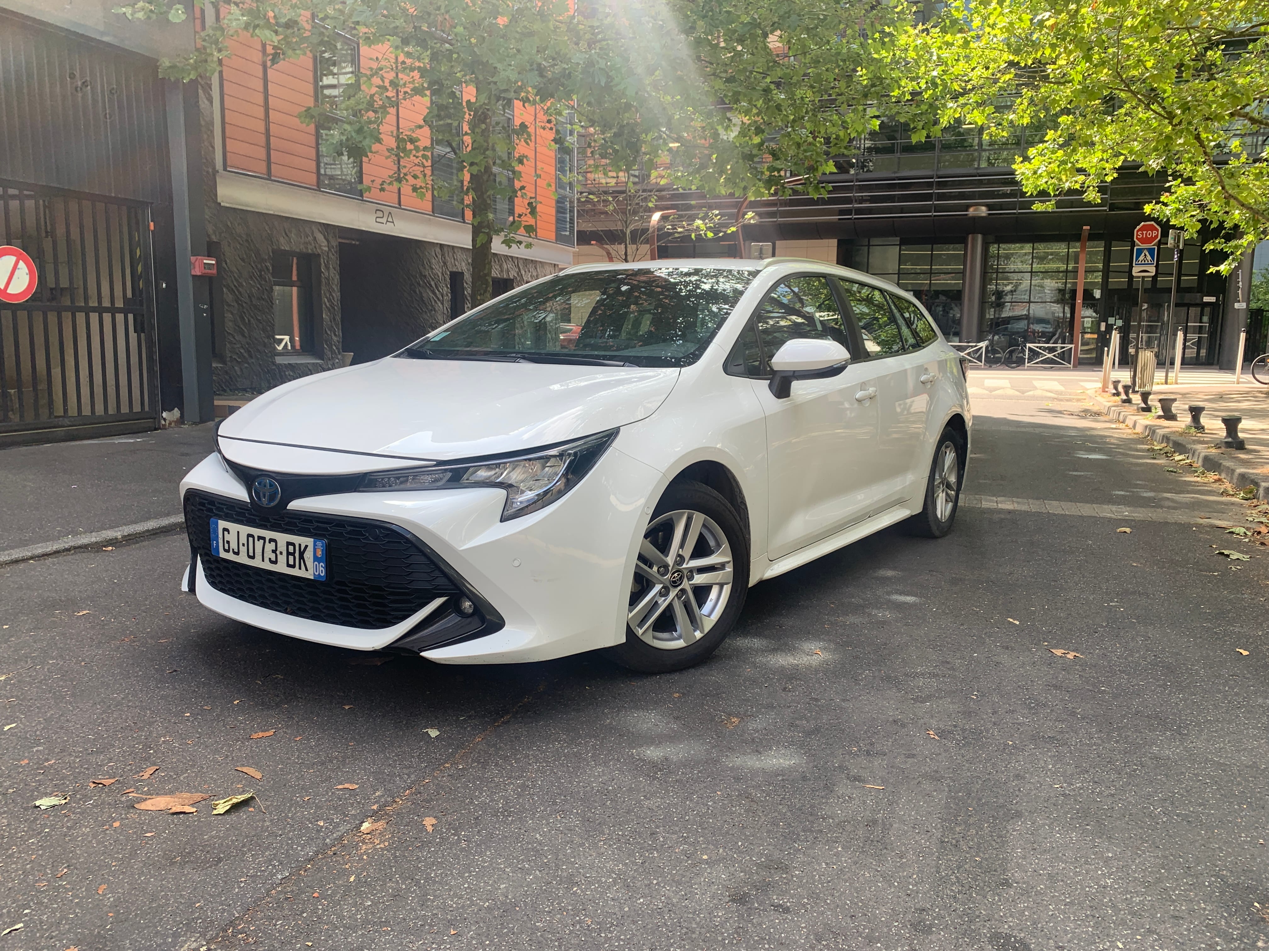 Toyota Corolla Break Hybride, 2022, Essence 95 / Elektrisch (hybride), automatisch