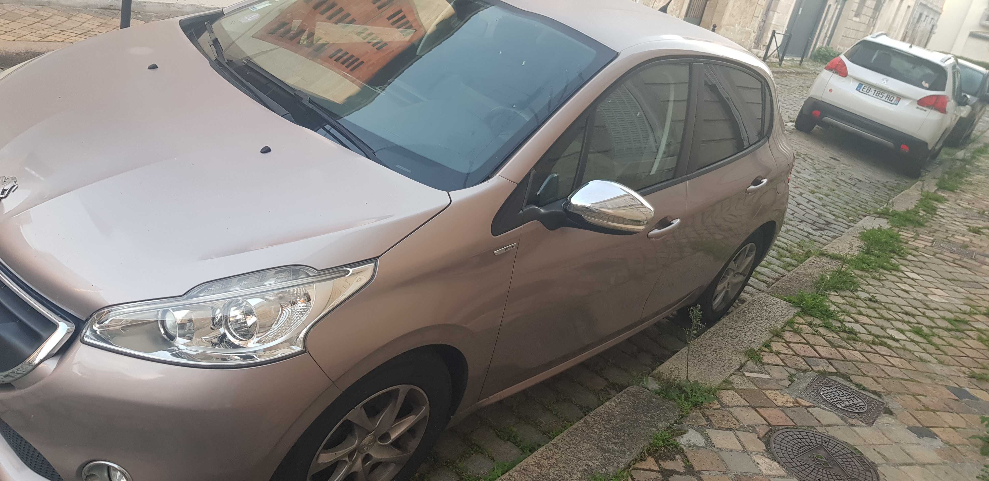 Peugeot 208 with Air conditioning