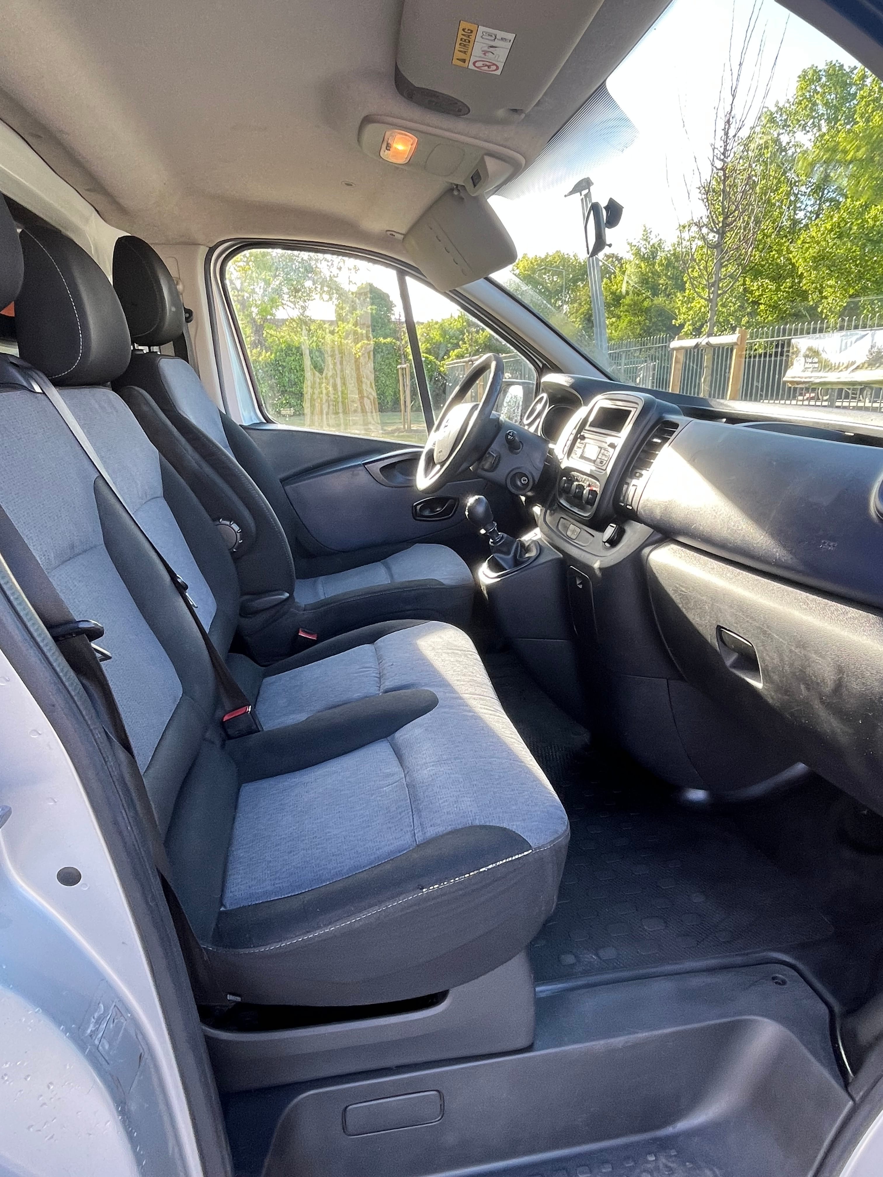 Opel Vivaro avec Audio Bluetooth