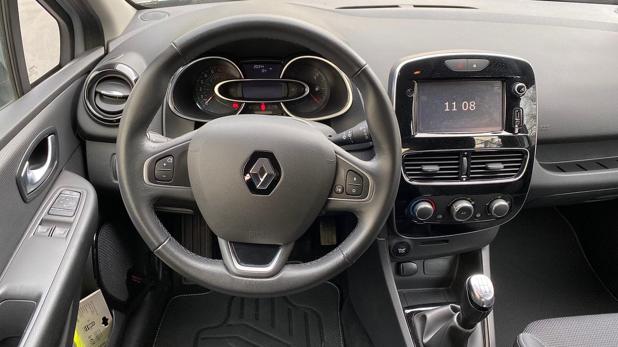Renault Clio 640 with Baby seat