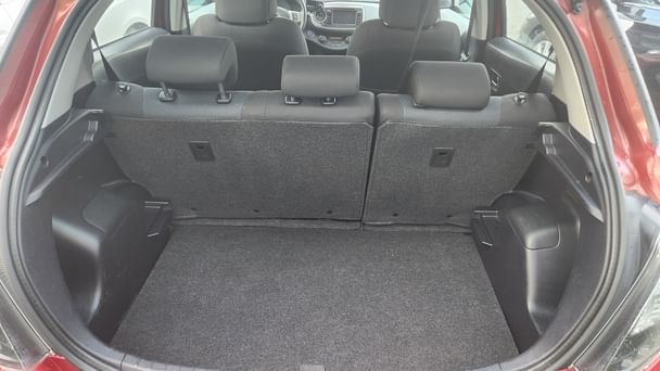 Toyota Yaris Hybrid 1,5 Bensin, Automat inkl. BEBOERKORT SONE parkering med Bluetooth audio