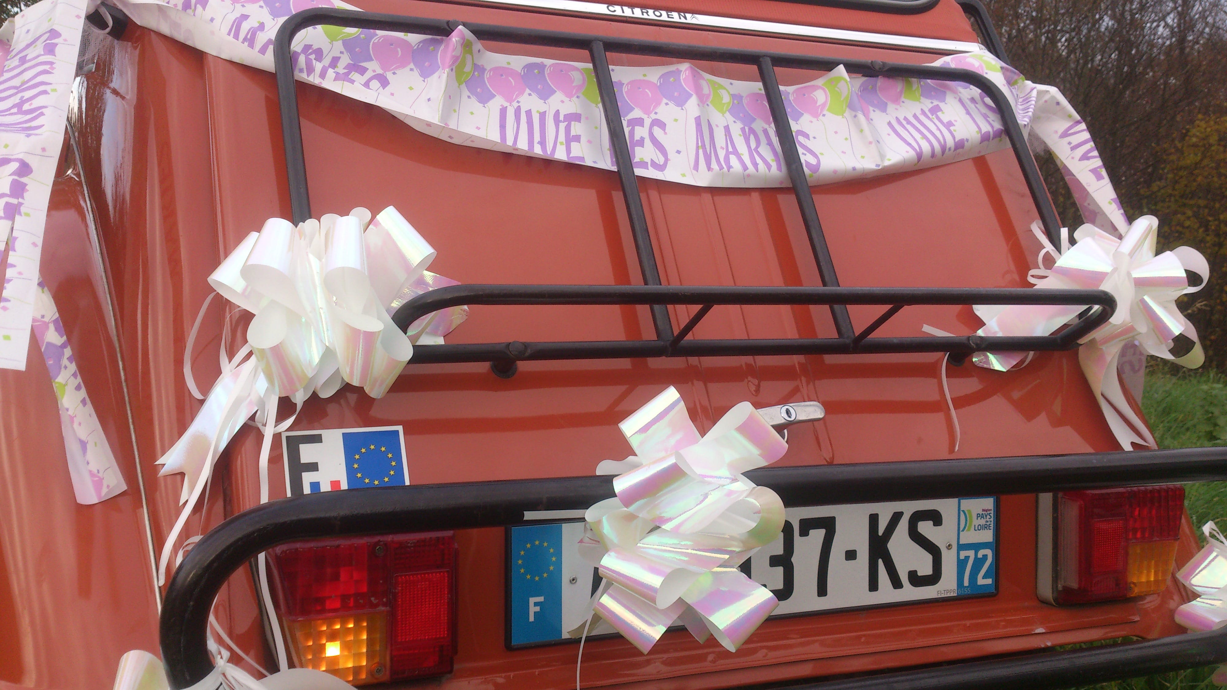 Citroen 2CV club mandarine