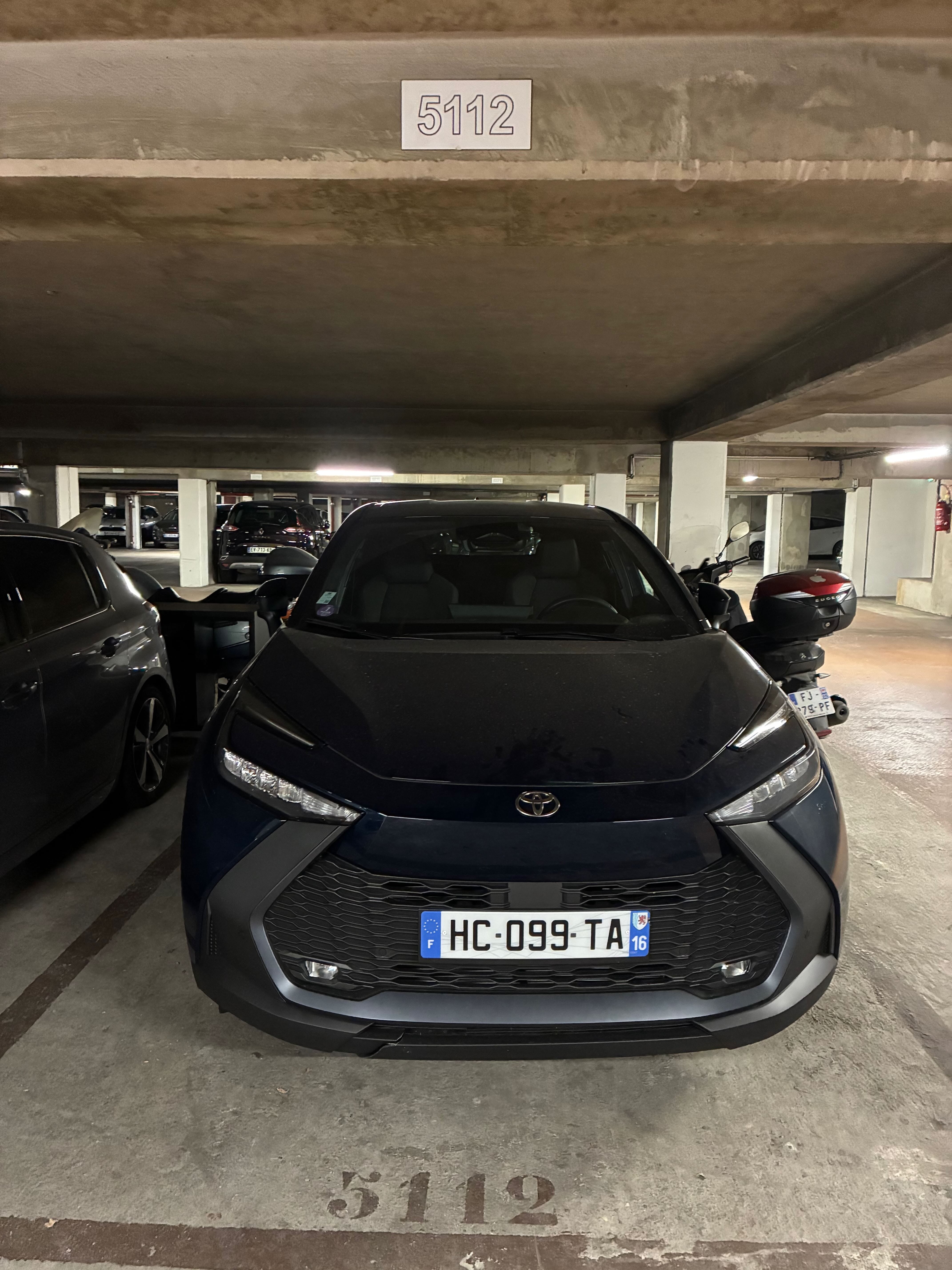 Toyota C-HR Hybrid avec Apple CarPlay