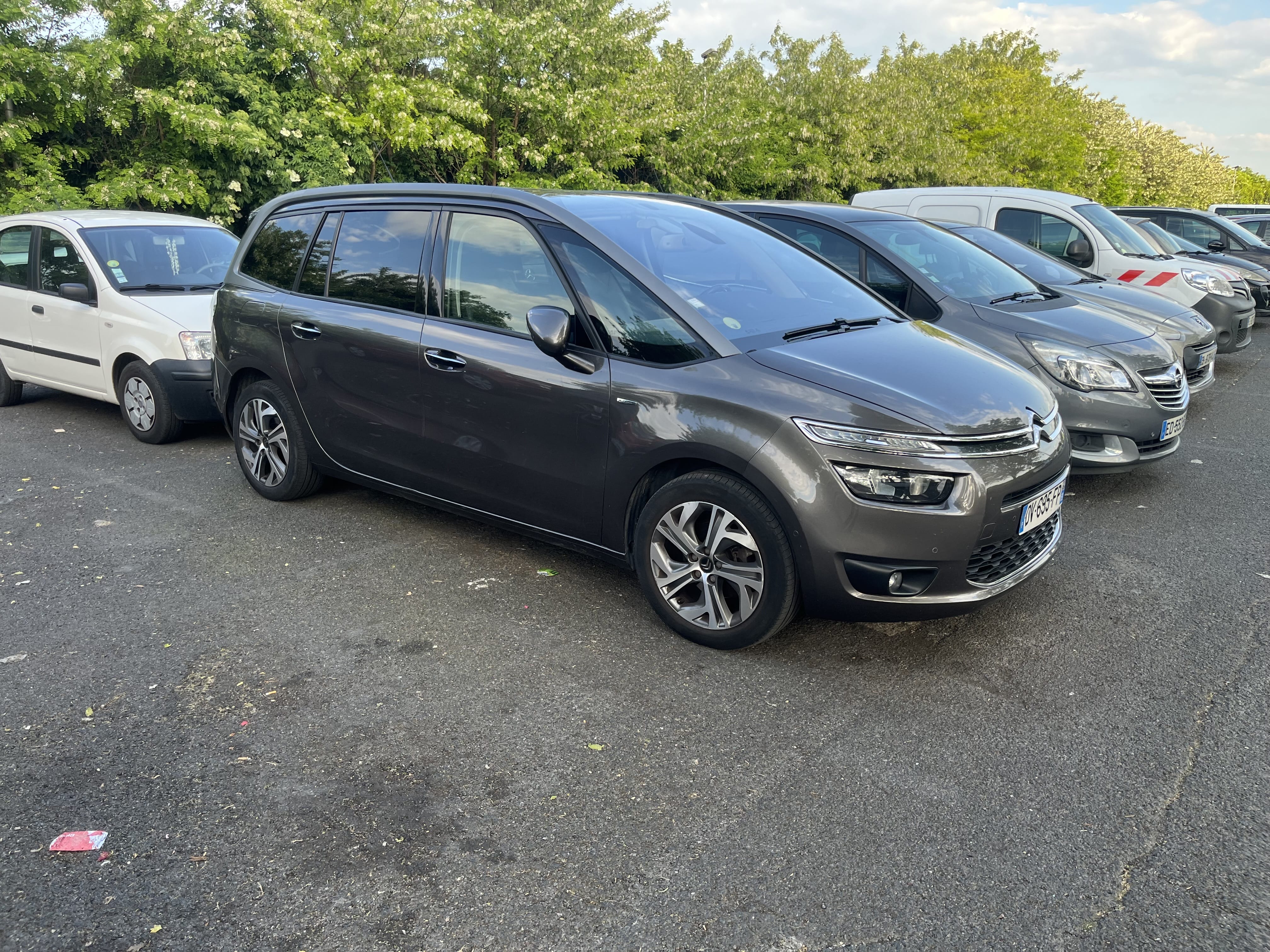 Citroen C4 Grand Picasso avec Coffre de toit