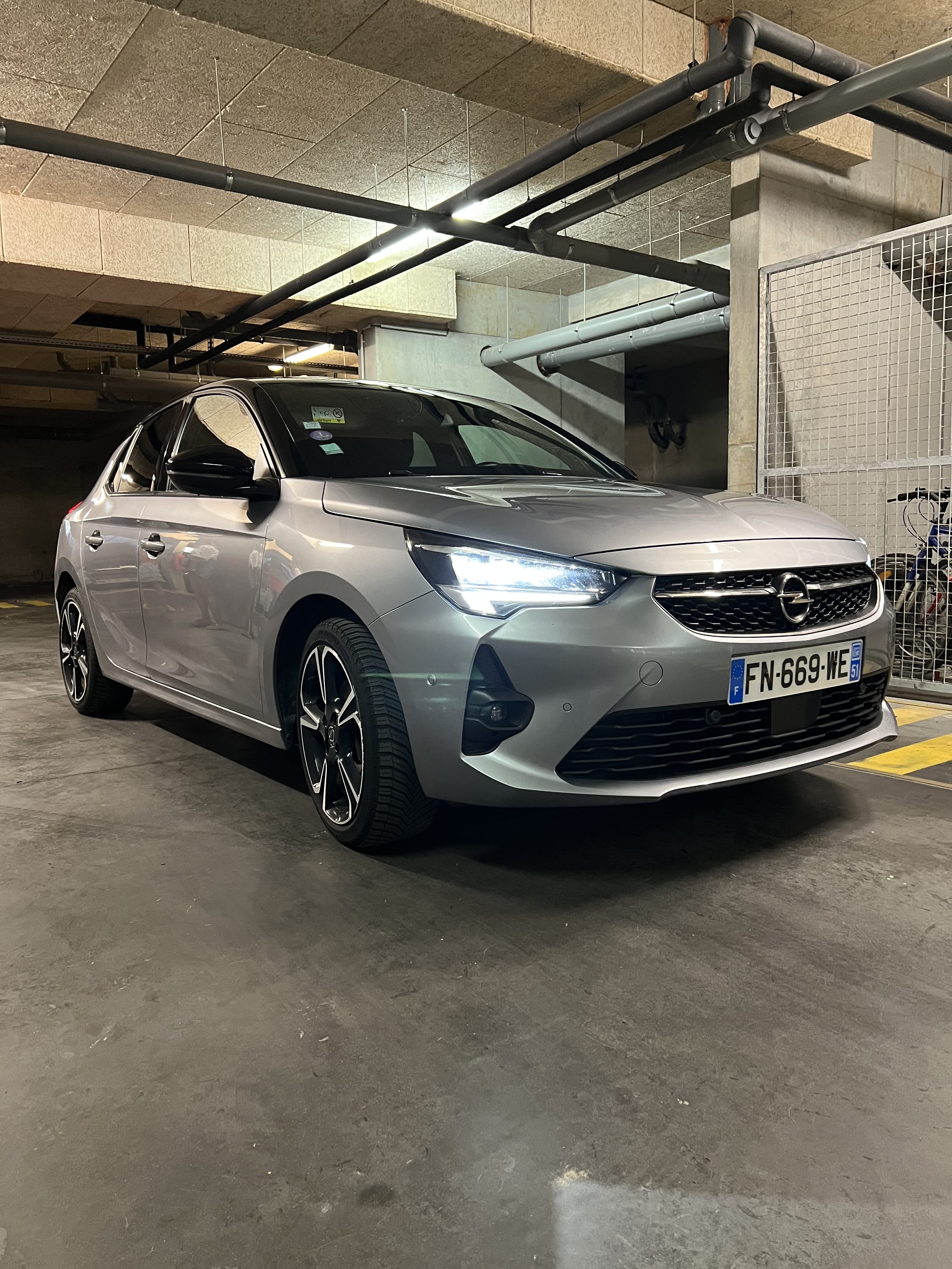 Opel Corsa avec Régulateur de vitesse