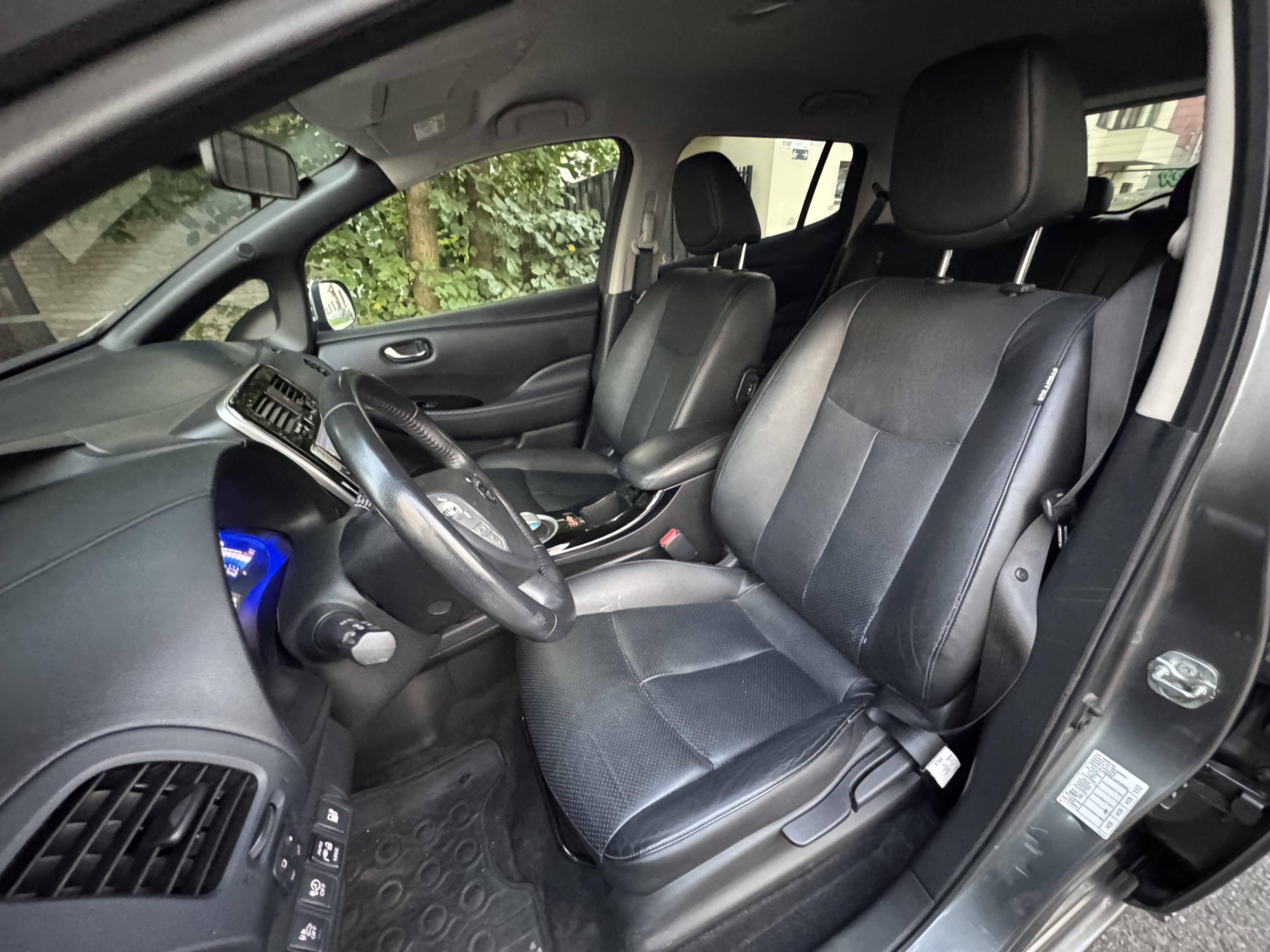 Nissan Leaf med Bluetooth audio