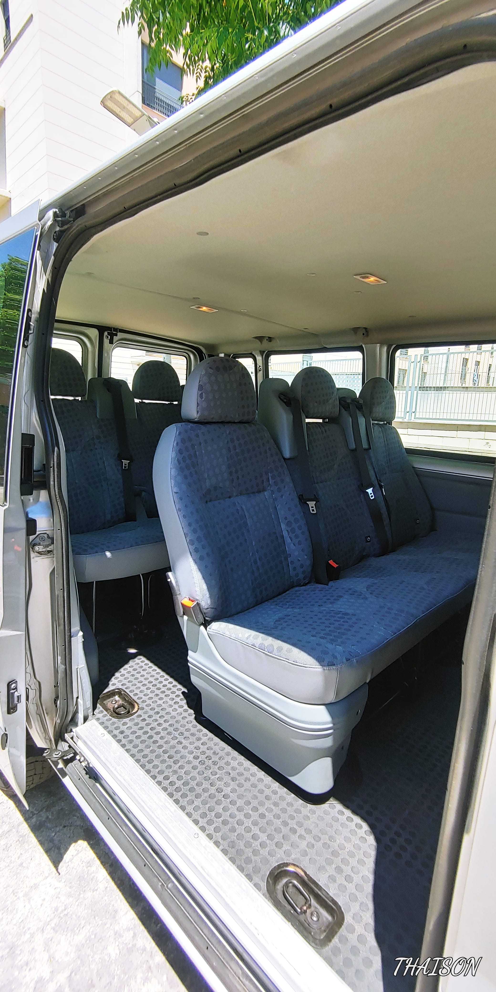 Ford Transit Kombi con Entrada de Audio/iPod
