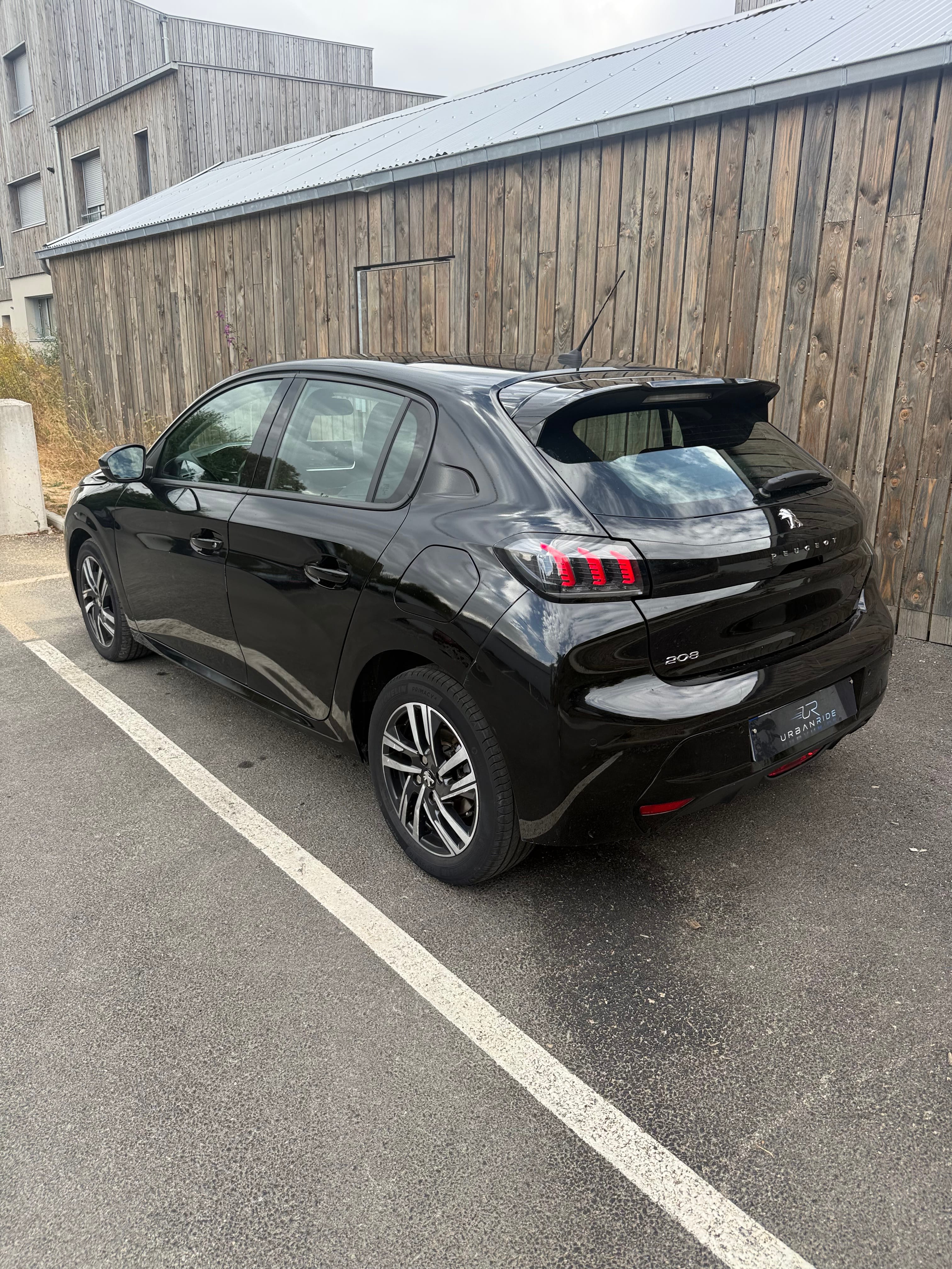 Peugeot 208 mit Rückfahrkamera