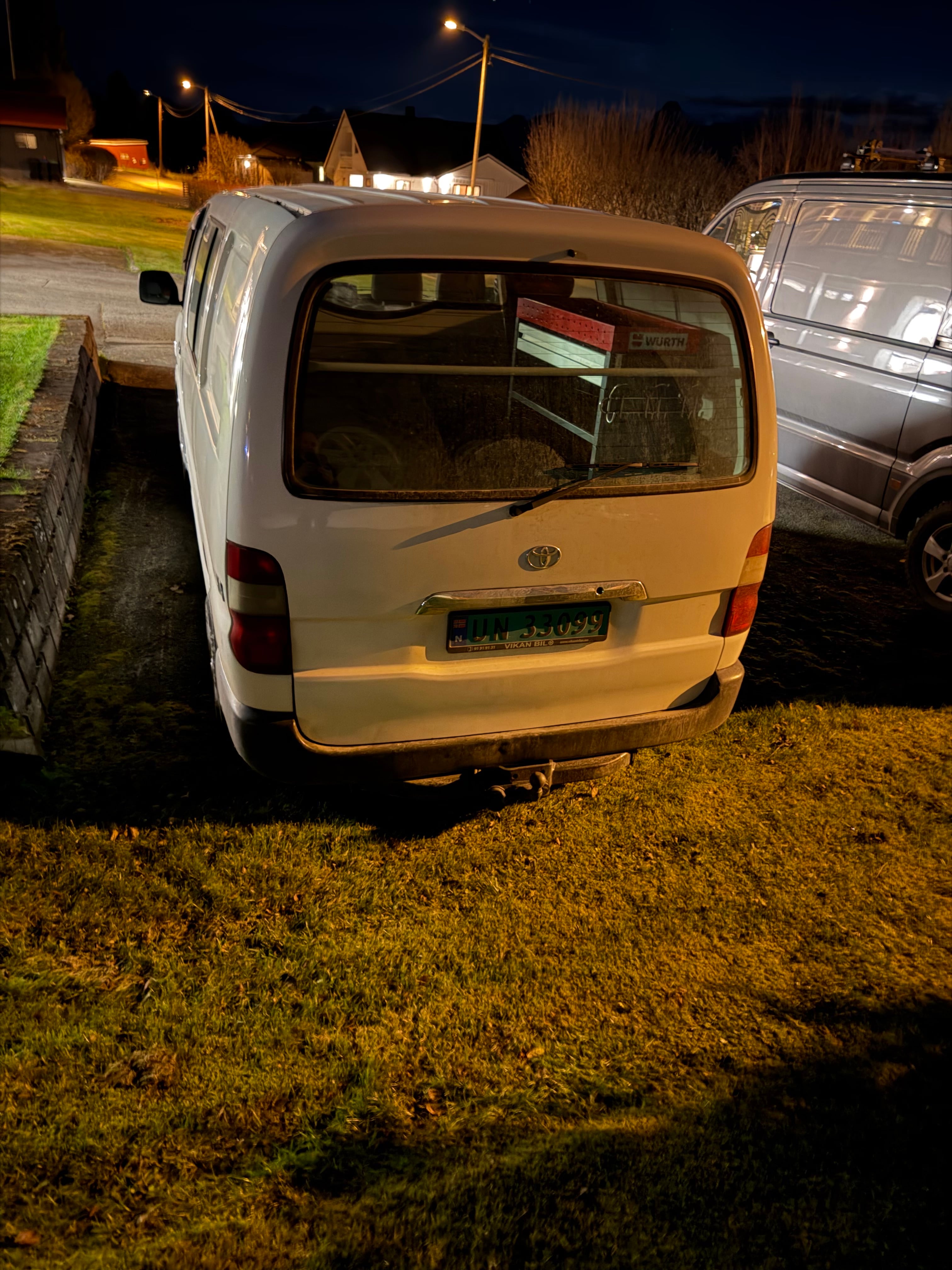 Toyota HiAce with Air conditioning