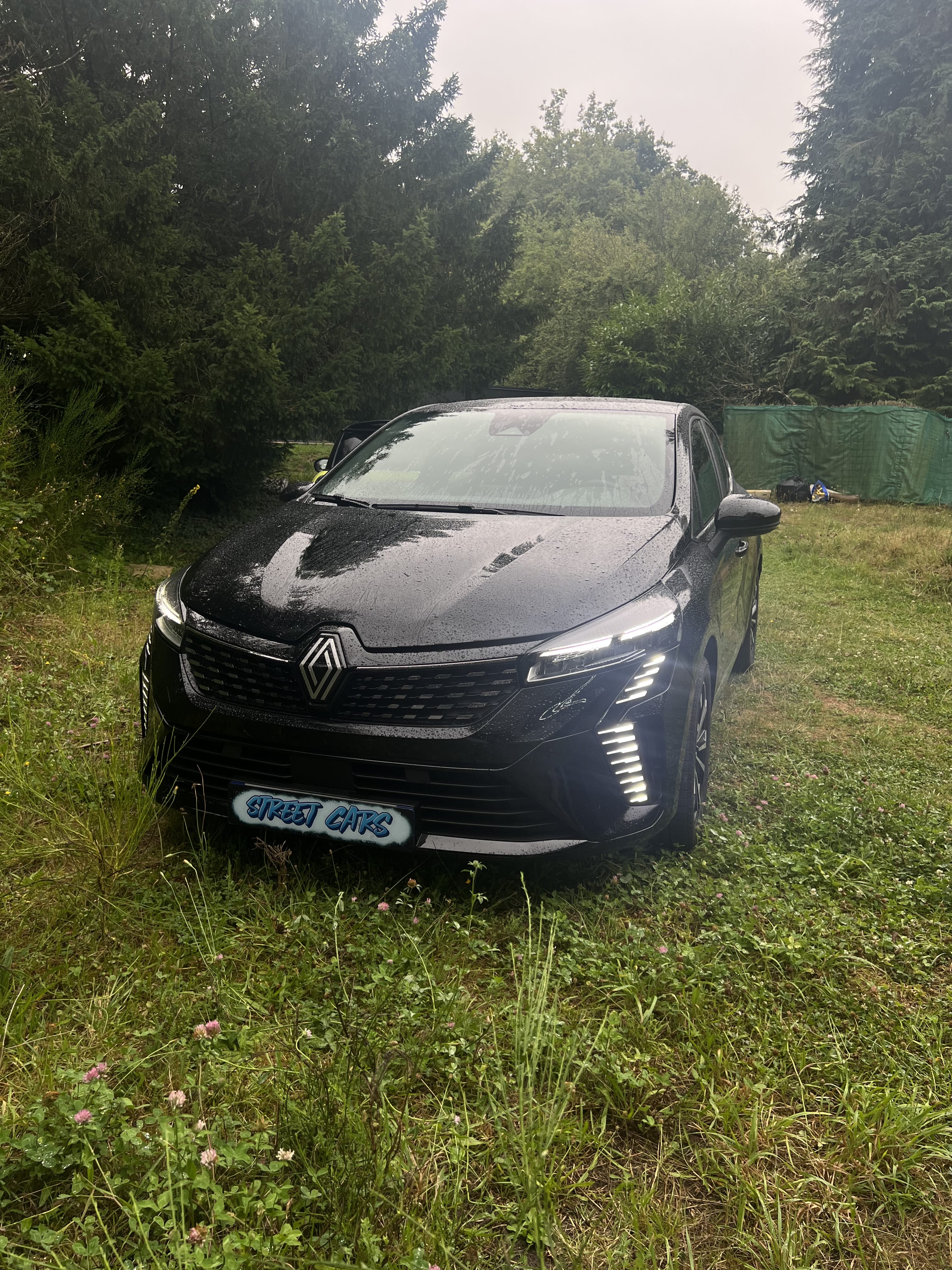 Renault Clio E-tech, 2023, Essence 95 / Électrique (hybride), automatique