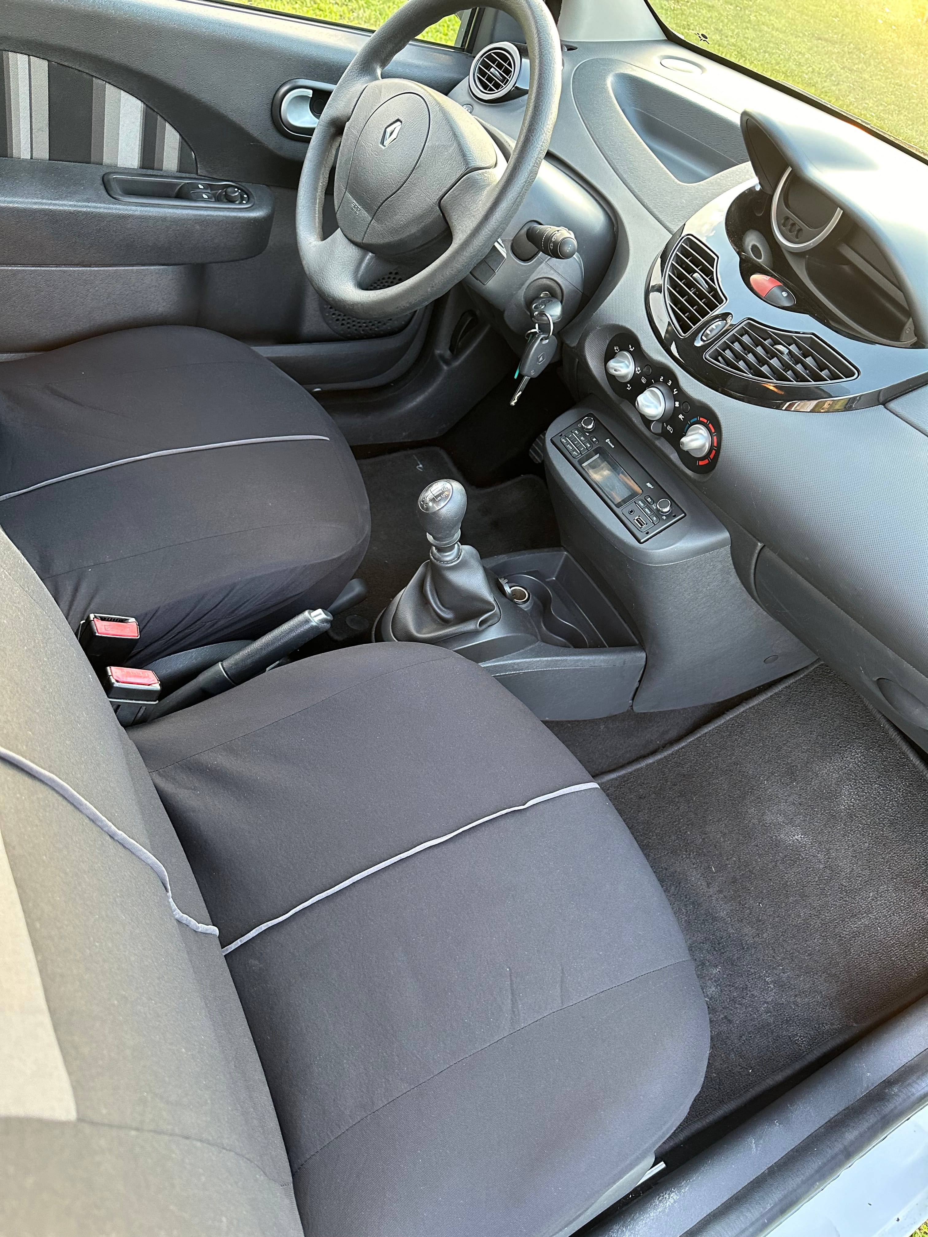 Renault Twingo II avec Audio Bluetooth