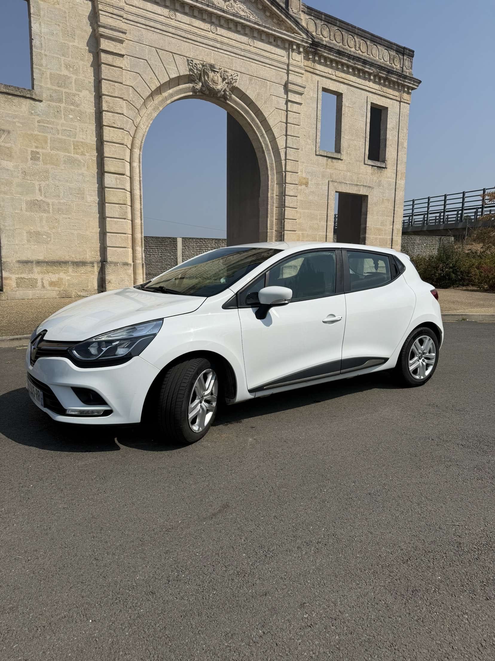 Renault Clio avec Climatisation