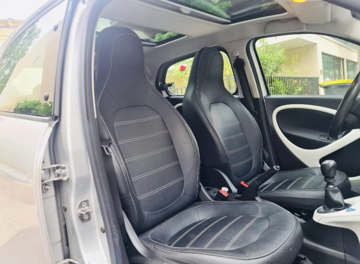 Smart Forfour Prime avec Entrée audio / iPod