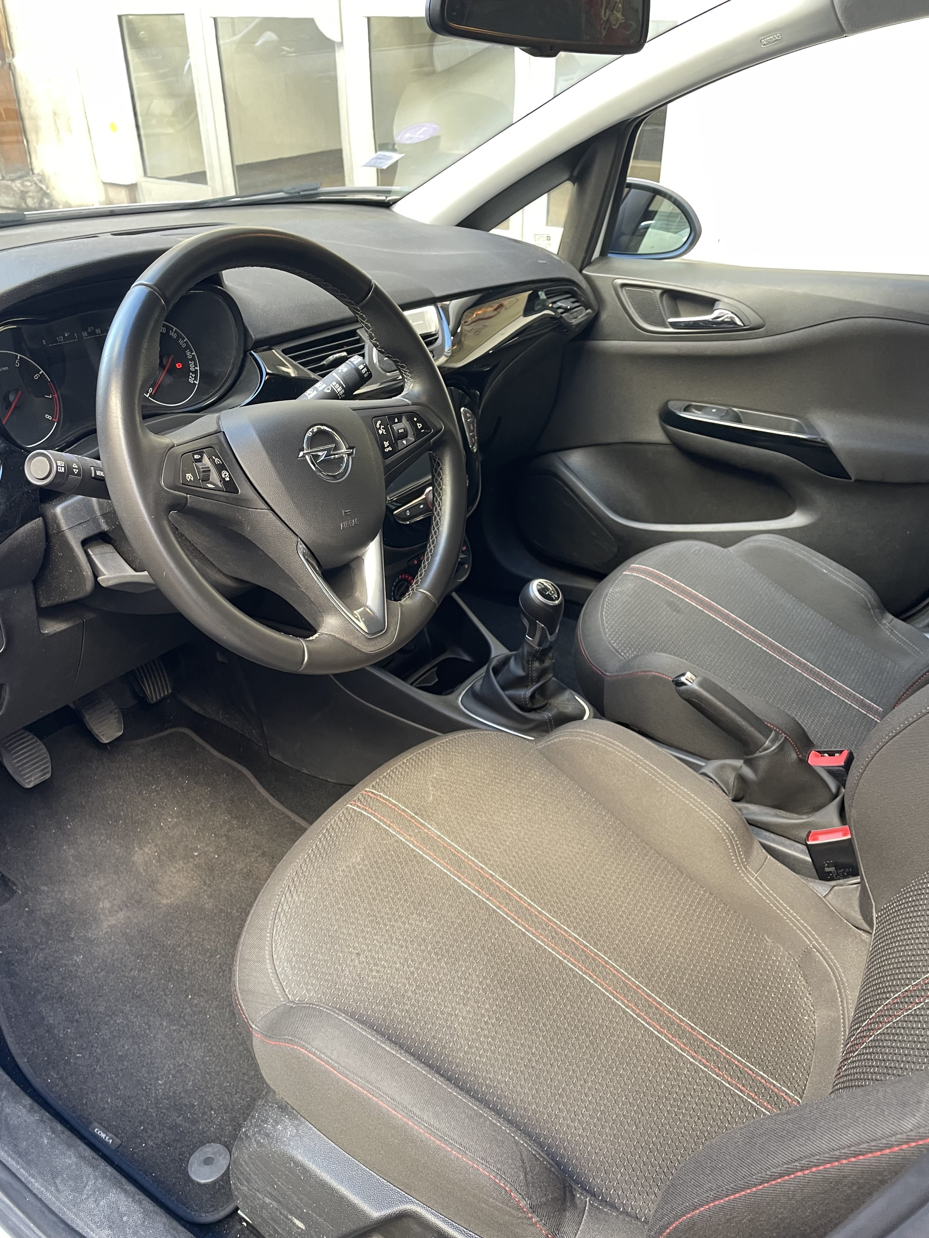 Opel Corsa avec Dashcam
