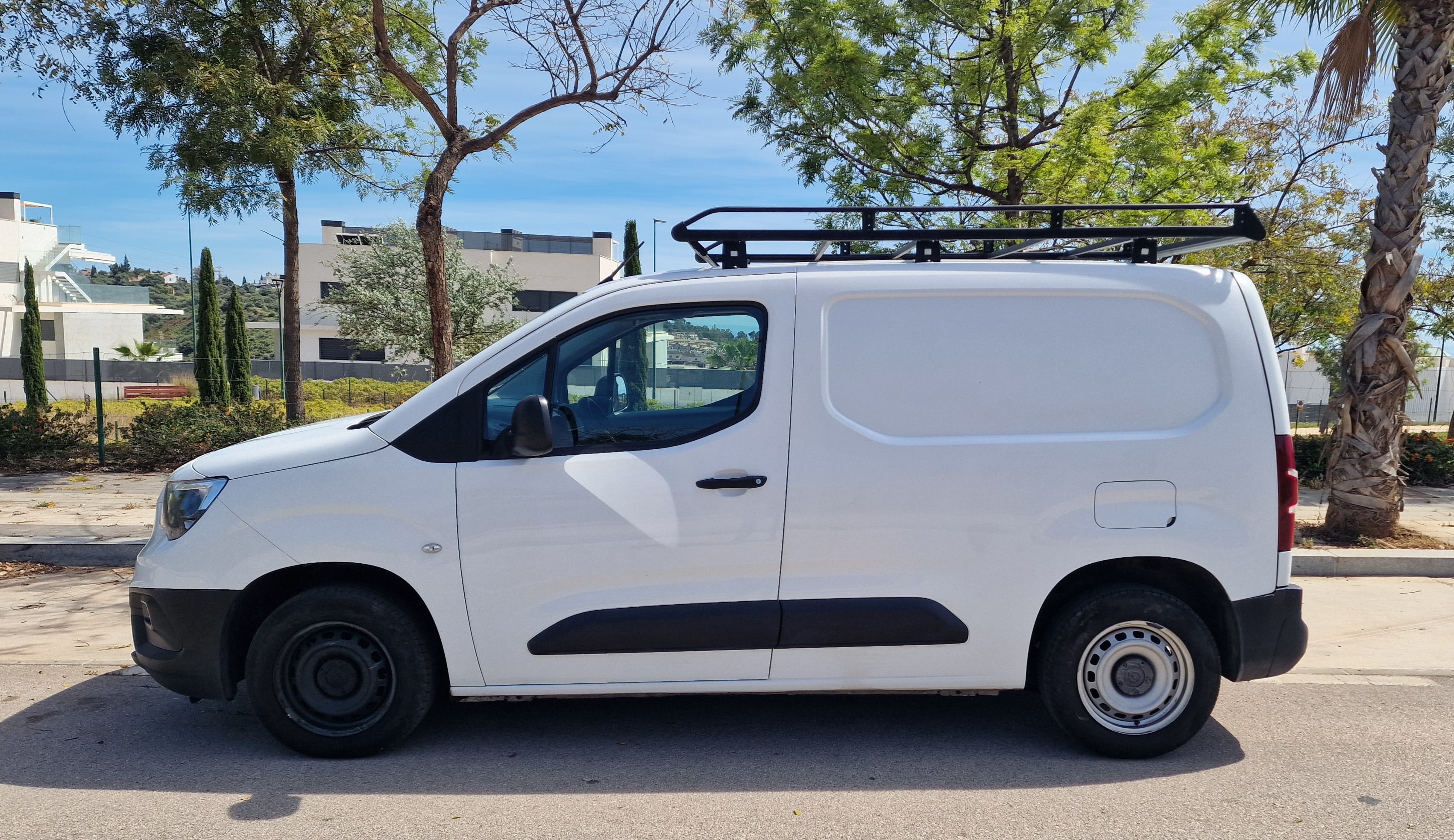 Opel Combo with Air conditioning