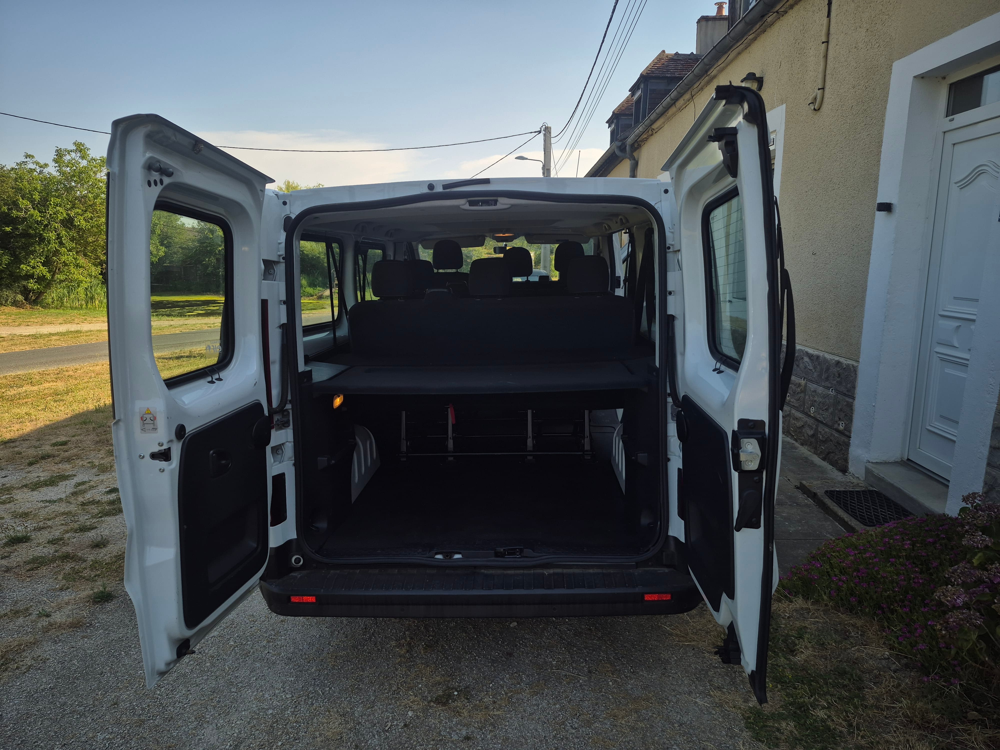 Renault Trafic met Autoradio