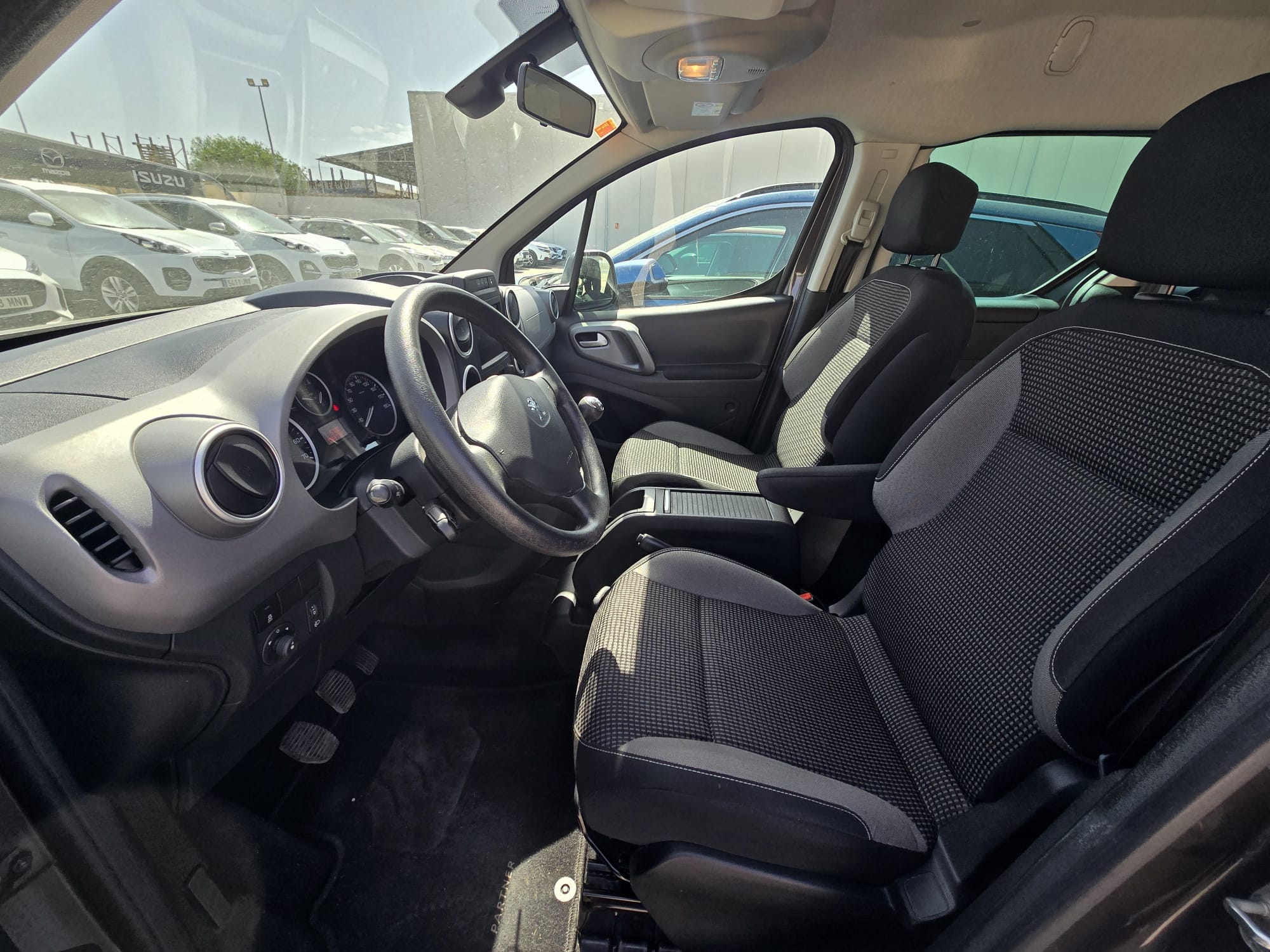 Peugeot Partner Tepee con GPS
