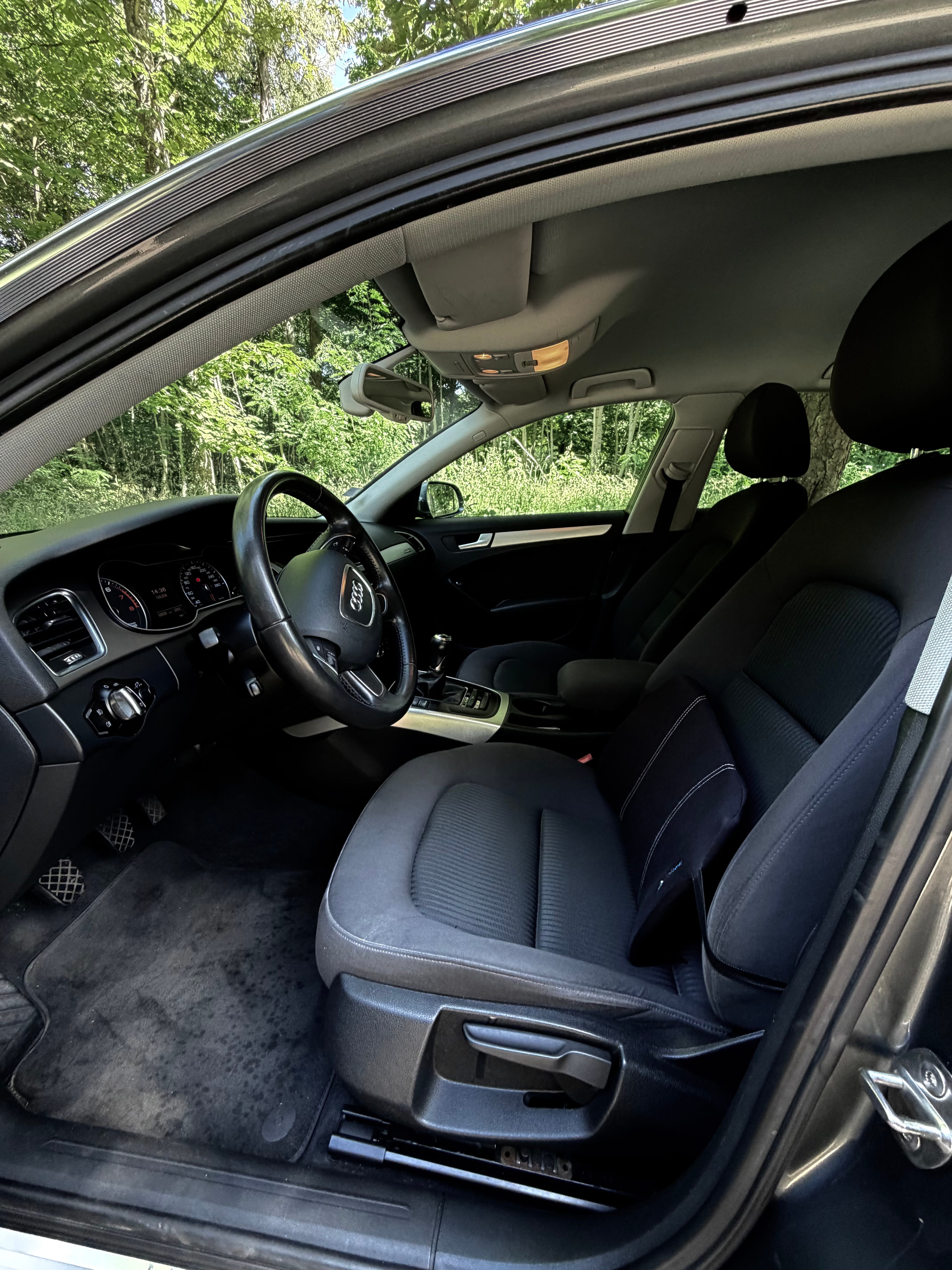 Audi  A4 2.0T Premium Plus Quatro avec Autoradio