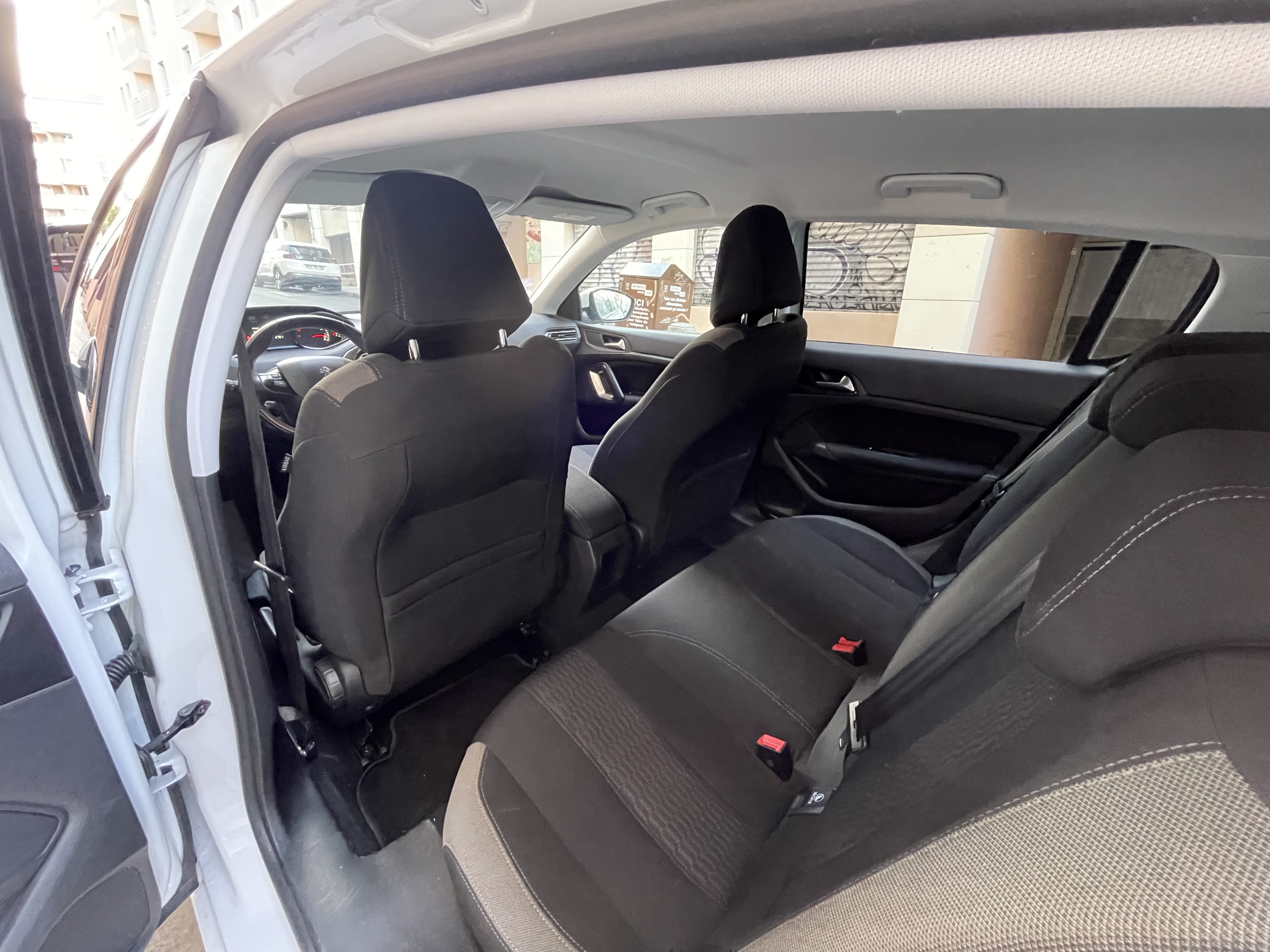 Peugeot 308 1.2L 110ch Essence avec Audio Bluetooth
