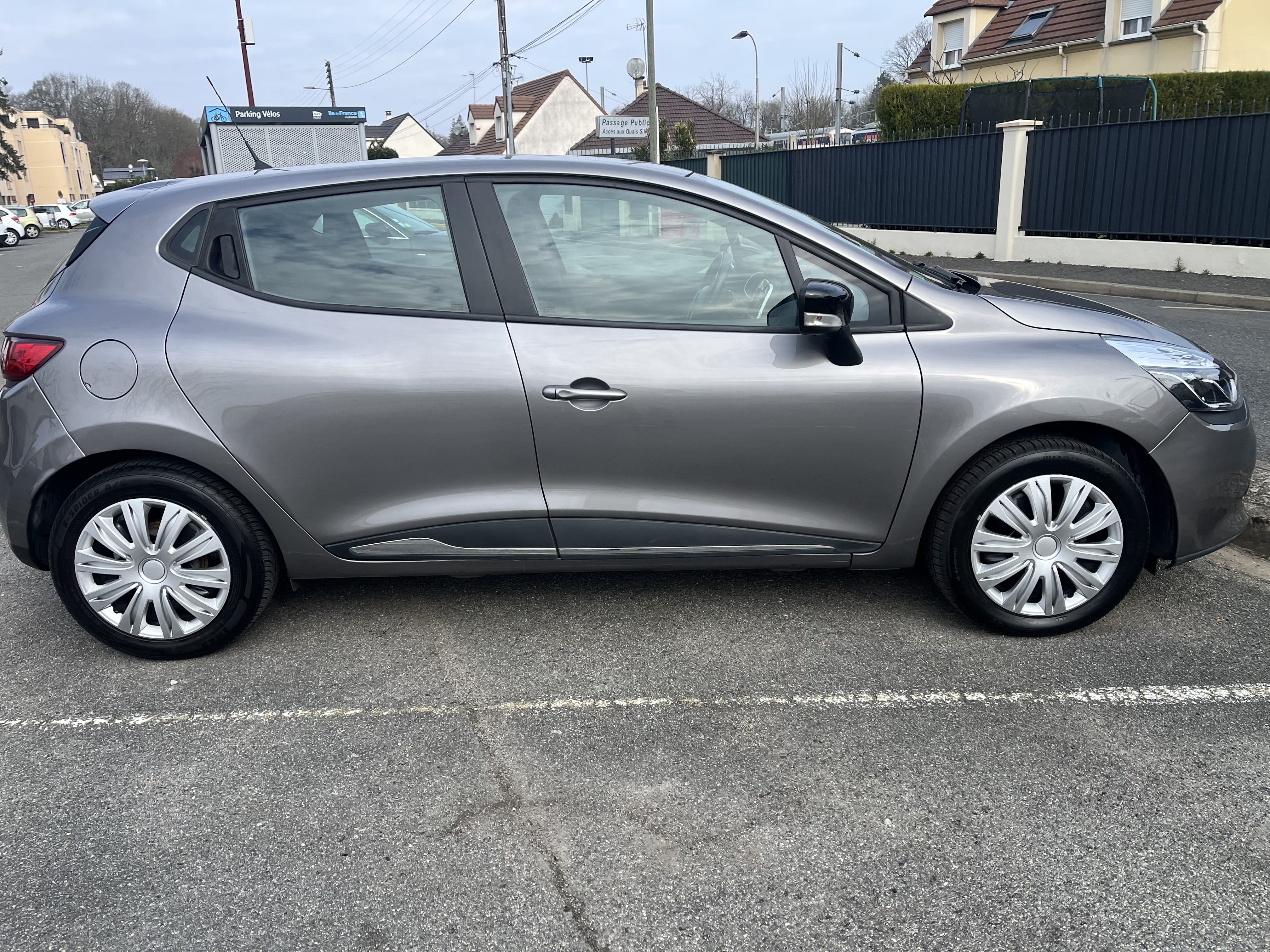 Renault Clio avec Climatisation