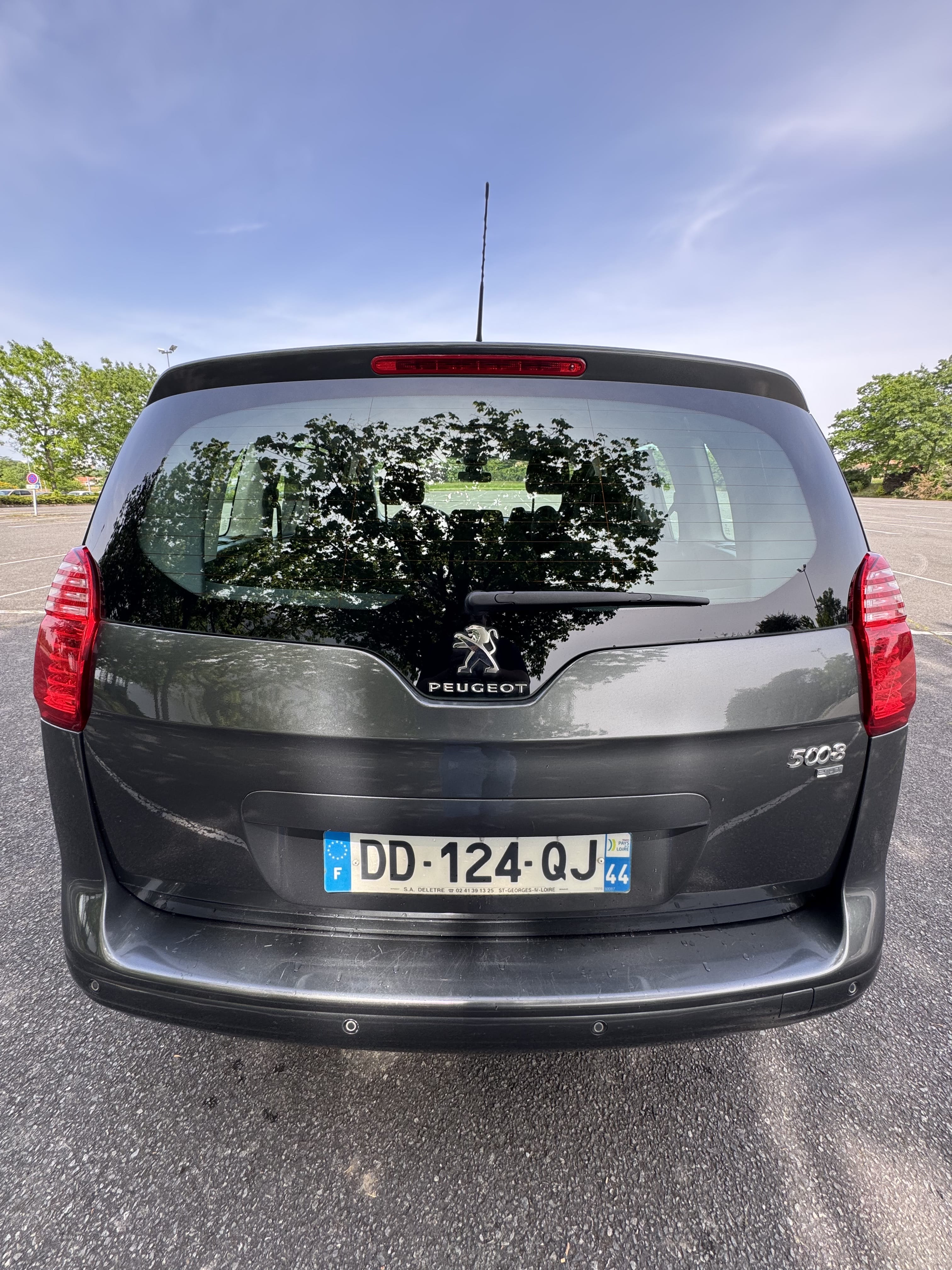 Peugeot 5008 avec Siège bébé