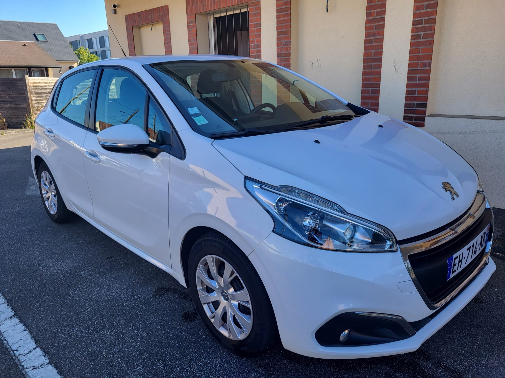 Peugeot 208 avec GPS