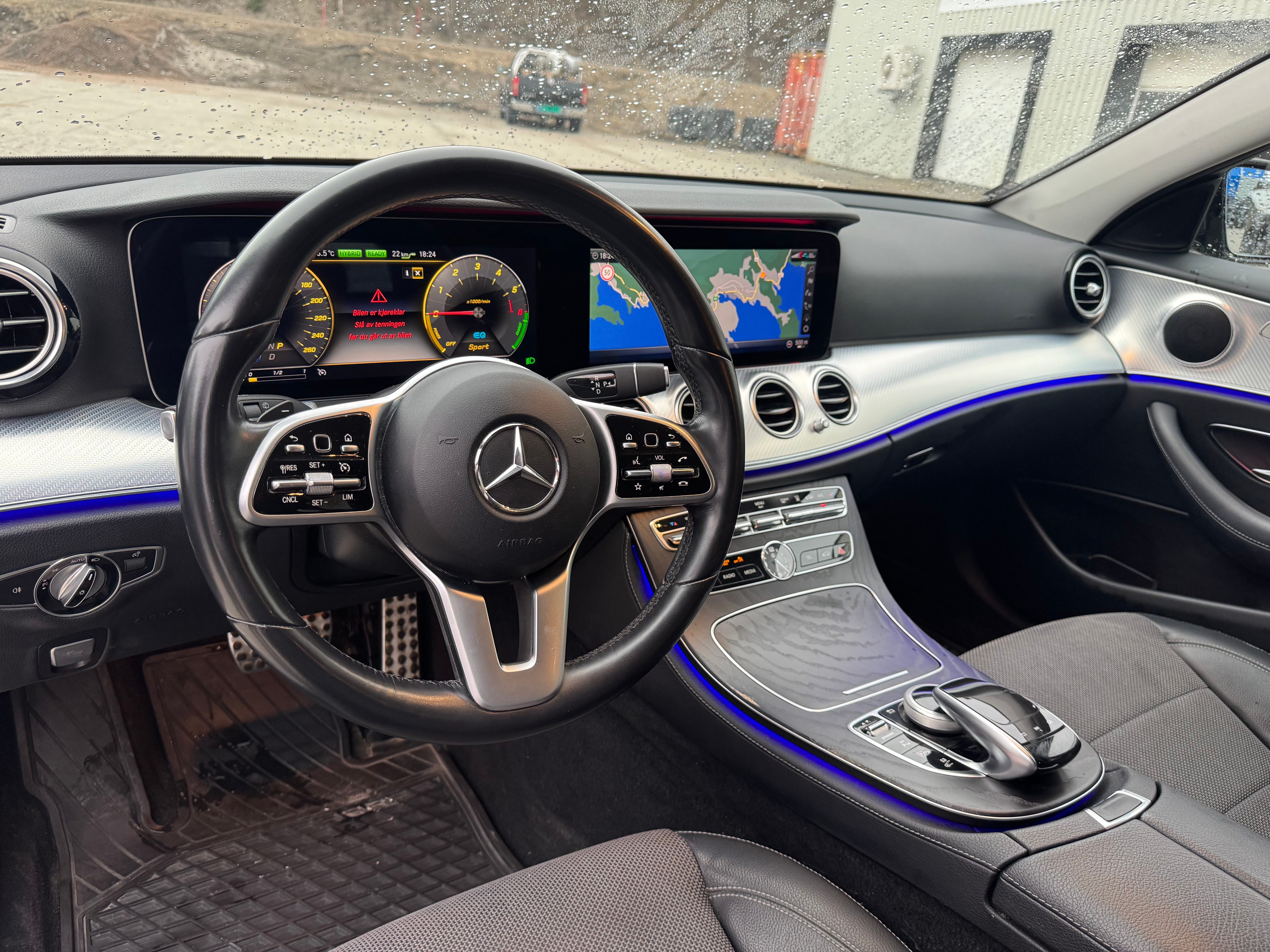 Mercedes-Benz E-Klasse E 300 med Bilradio