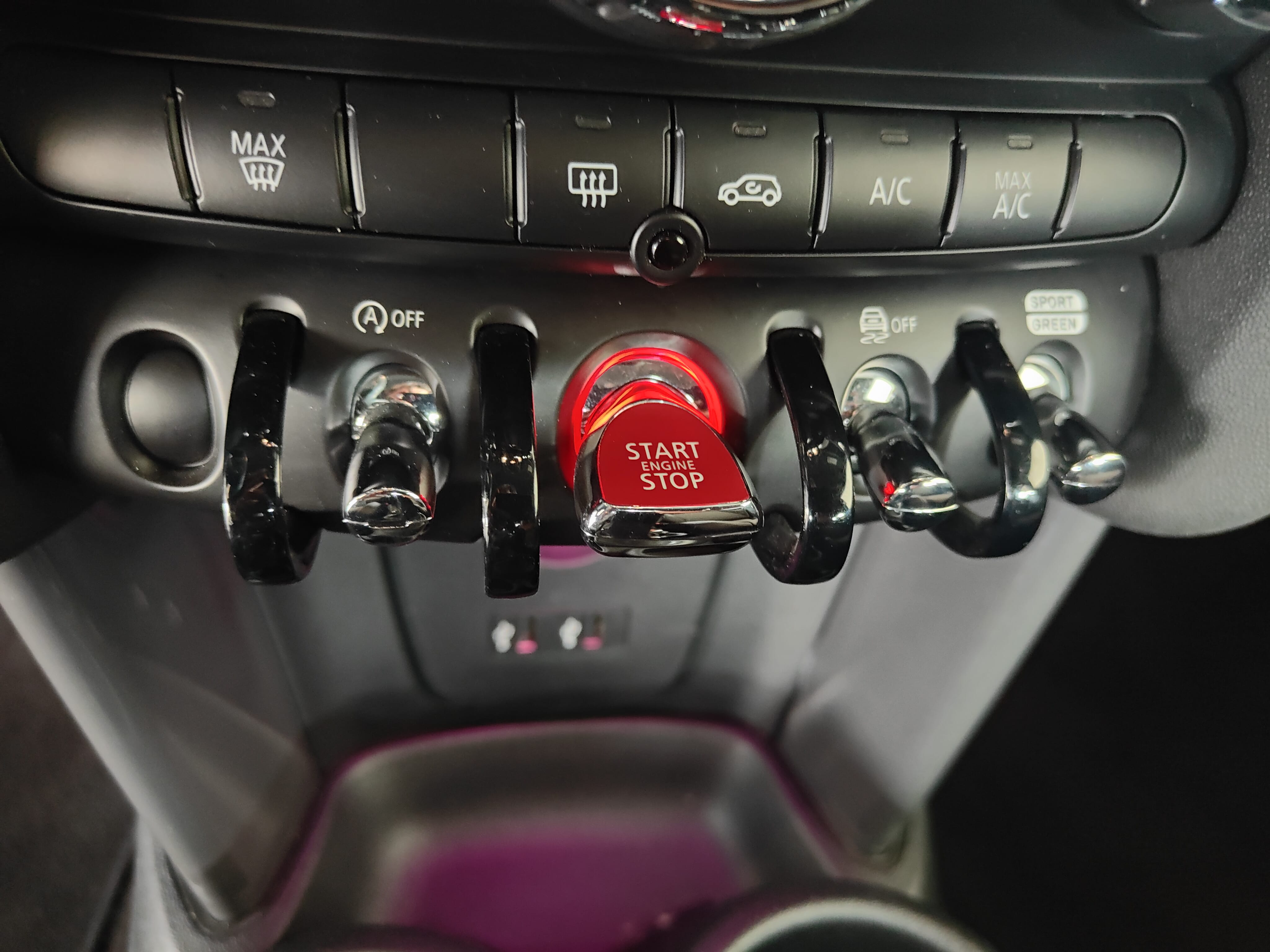 Mini Cooper 3 portes JCW | AUTO | GPS | GARE ST-JEAN (750m) avec Apple CarPlay