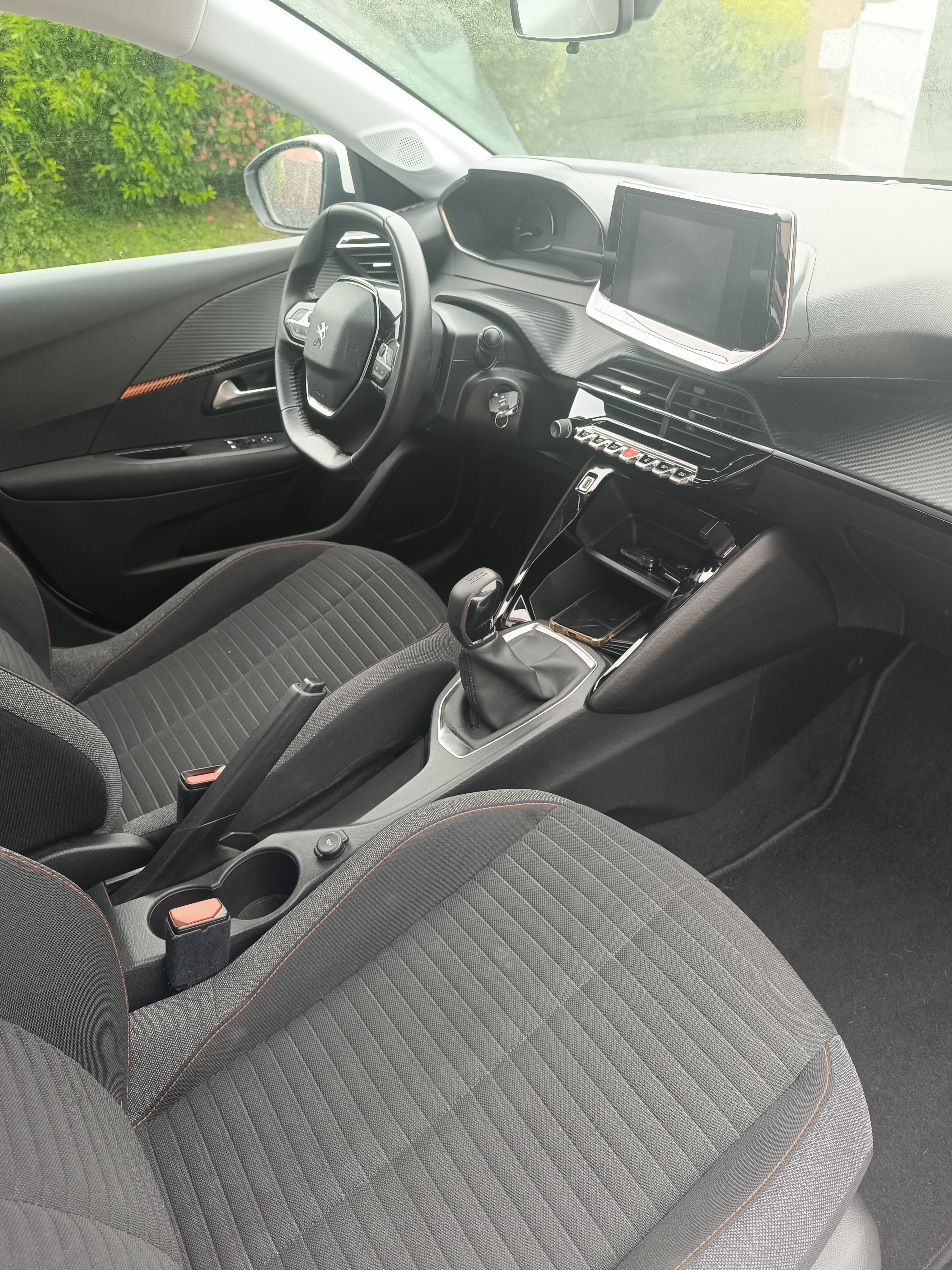 Peugeot 208 avec GPS