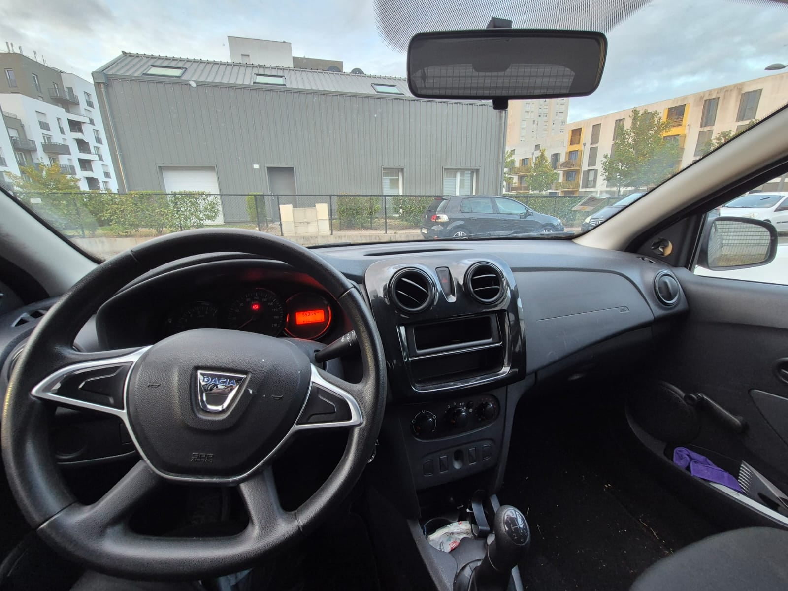 Dacia Sandero avec Siège bébé