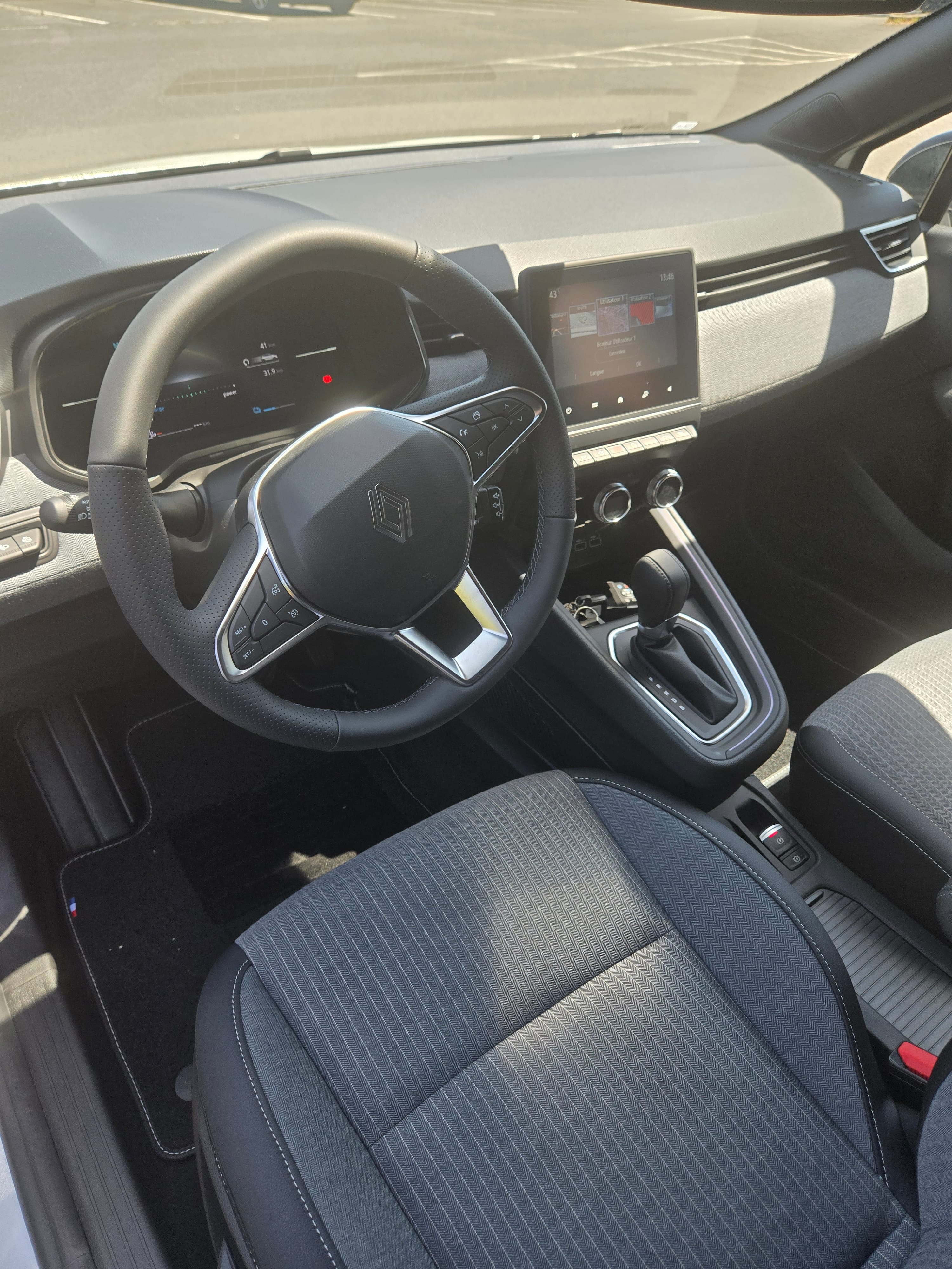 Renault Clio E-tech avec Audio Bluetooth