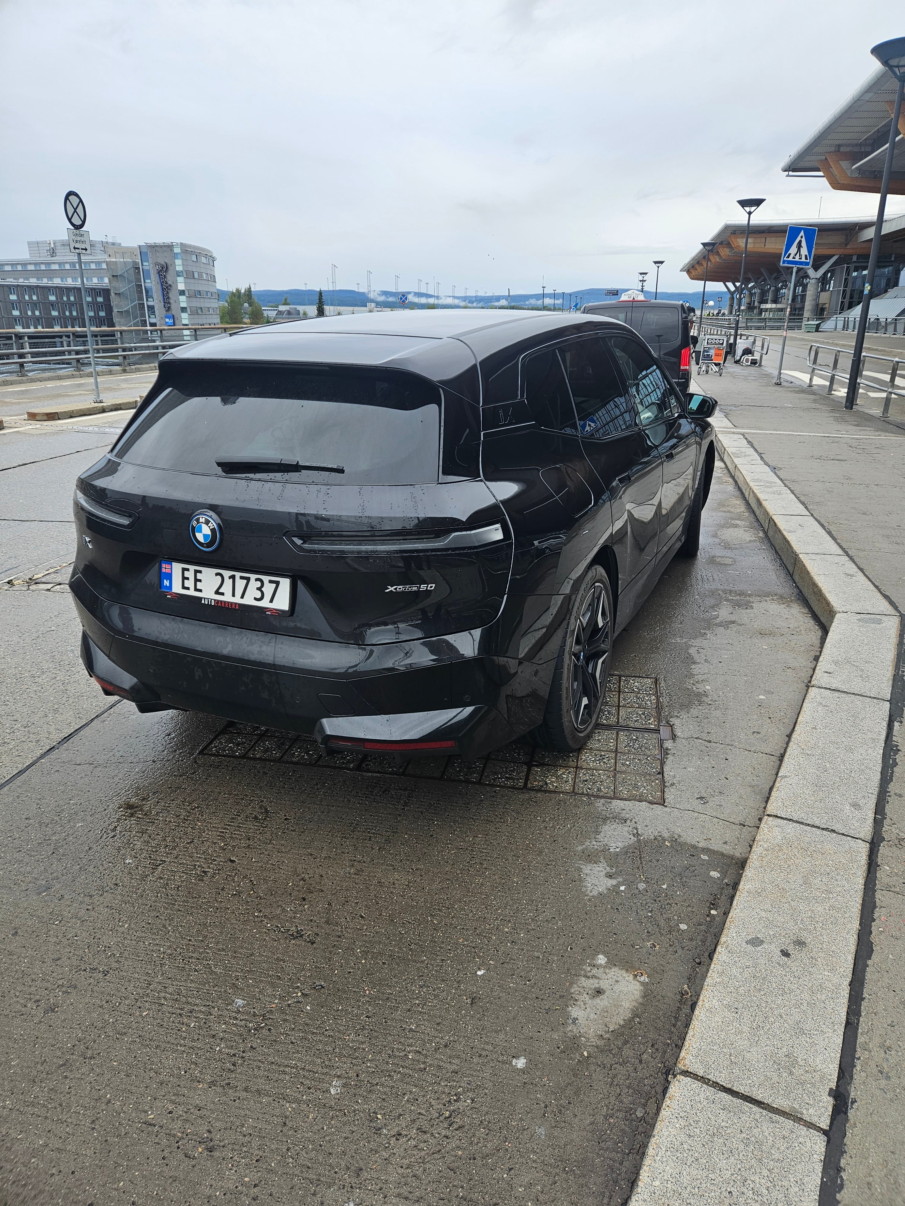 BMW iX xDrive50 med Ryggekamera