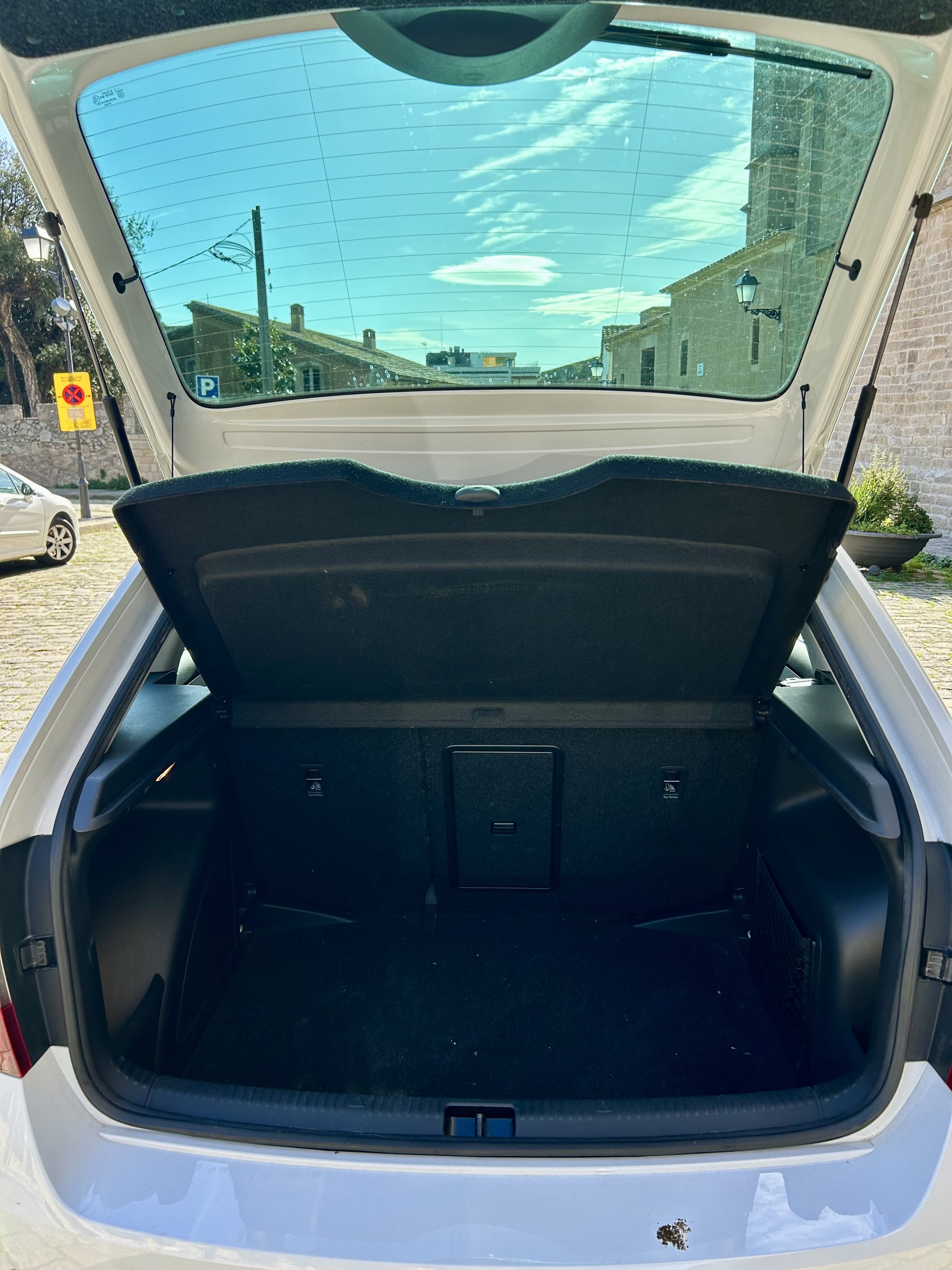 Skoda Rapid Spaceback con Silla infantil