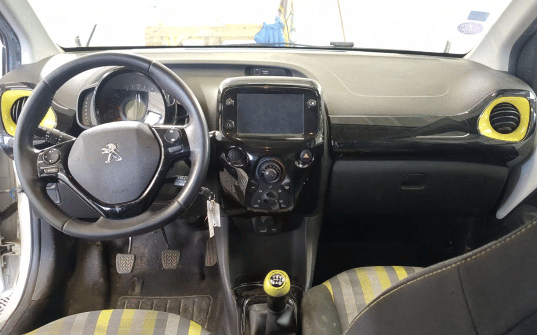 Peugeot 108 1.0 VTi avec GPS