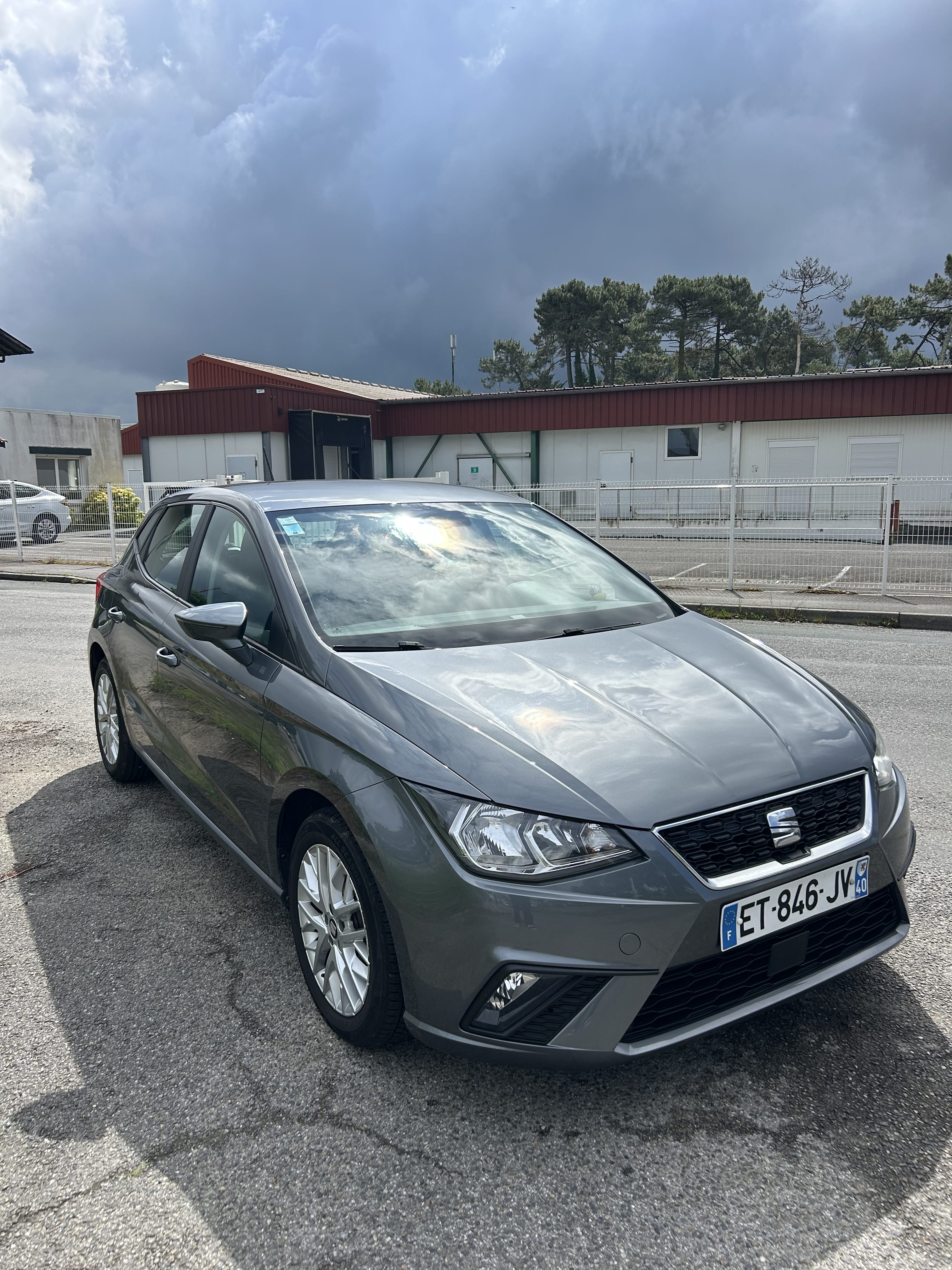 Seat Ibiza + abonnement parking, 2018, Essence 95