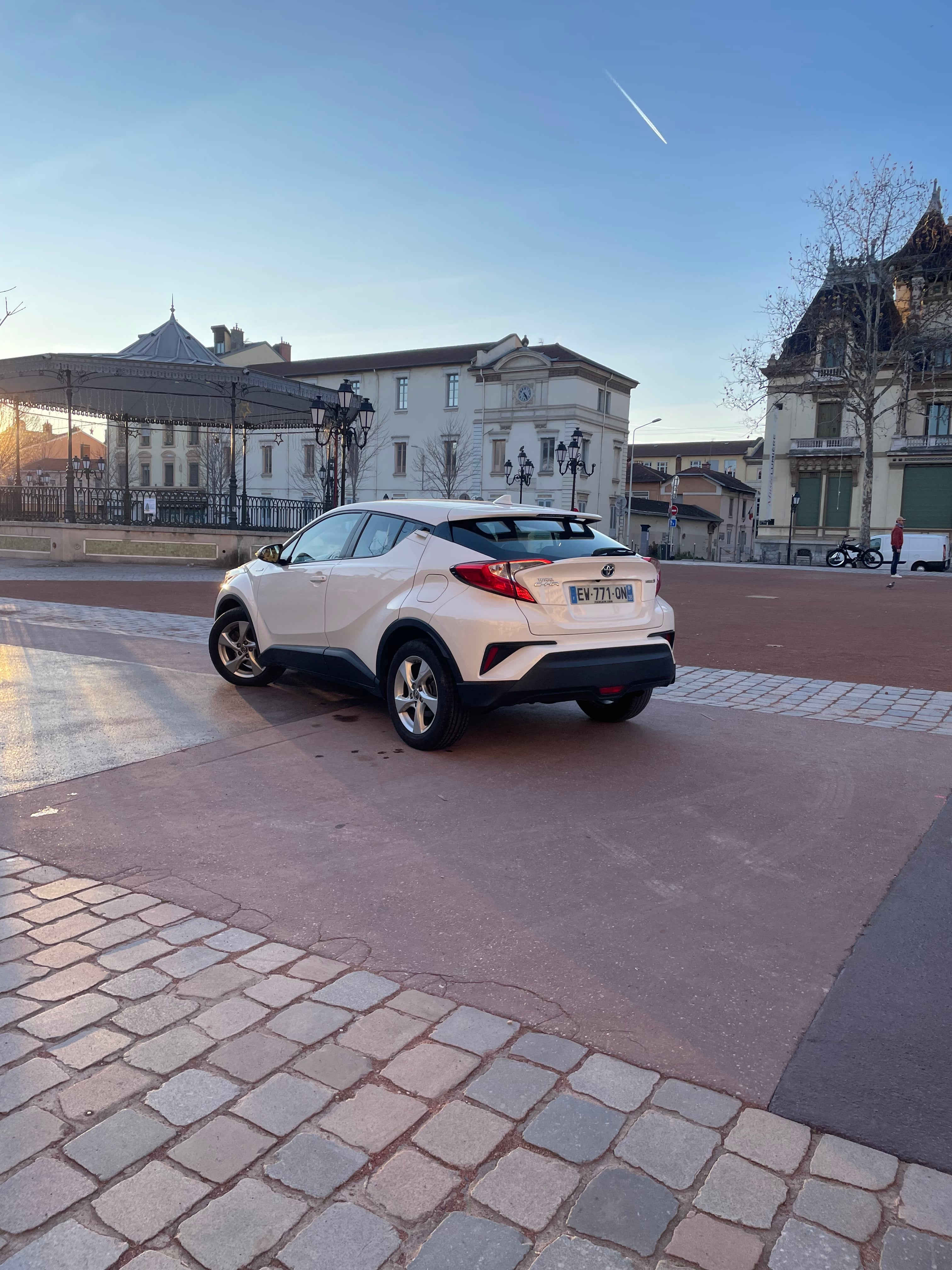 Toyota C-HR Hybrid avec GPS