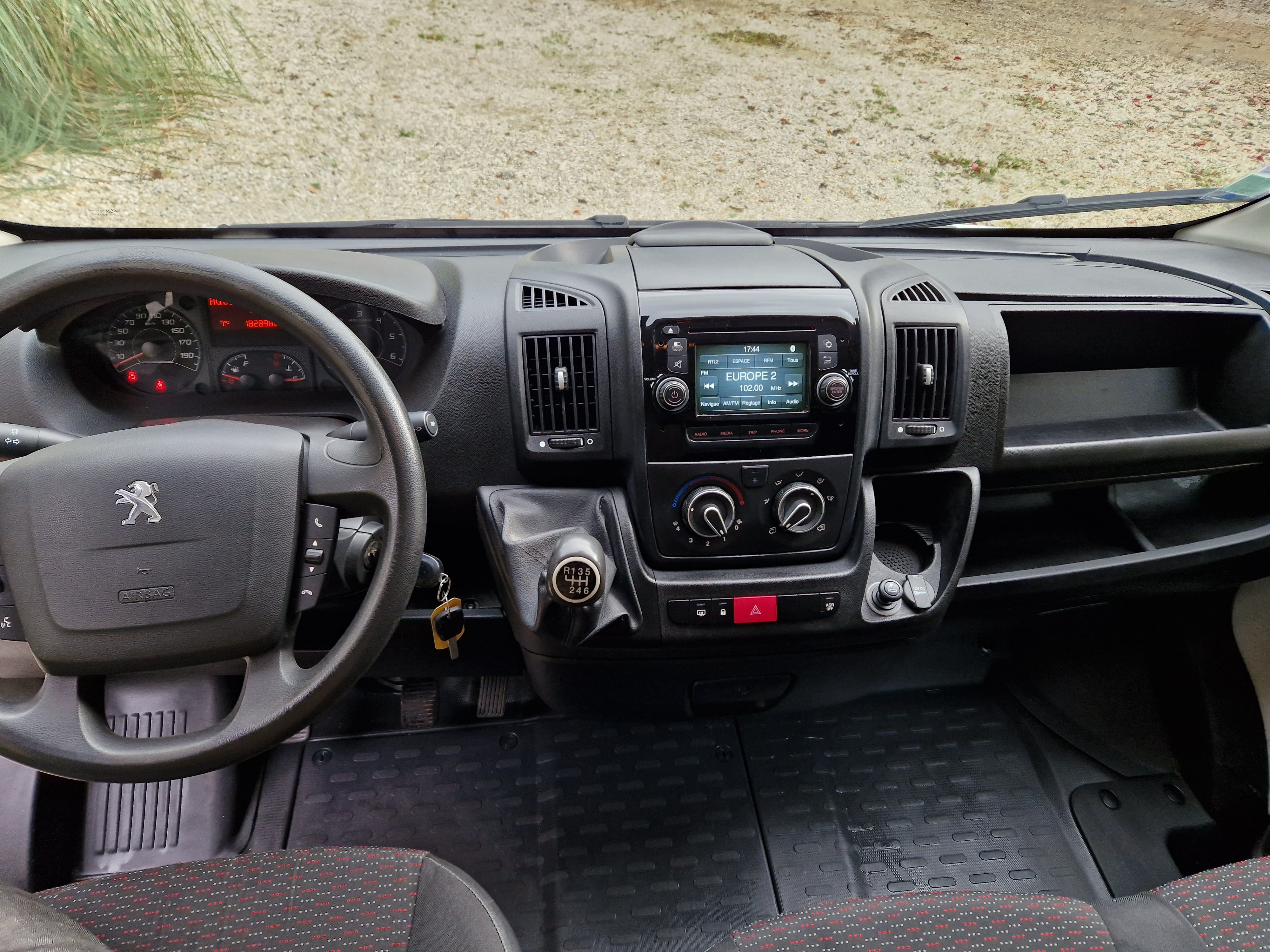Peugeot Boxer avec Audio Bluetooth