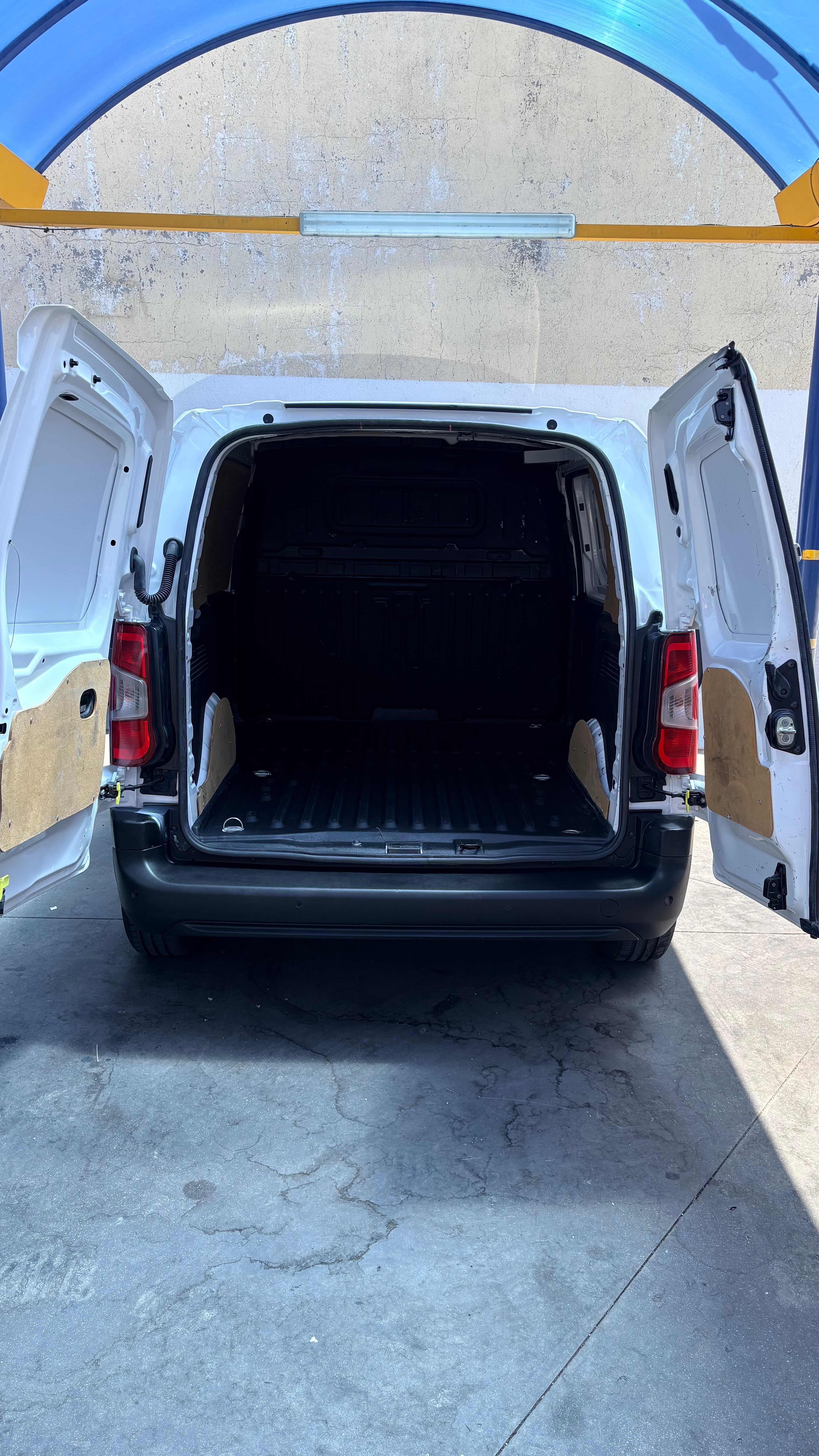 Citroen Berlingo Plataforma Cabina con Audio Bluetooth