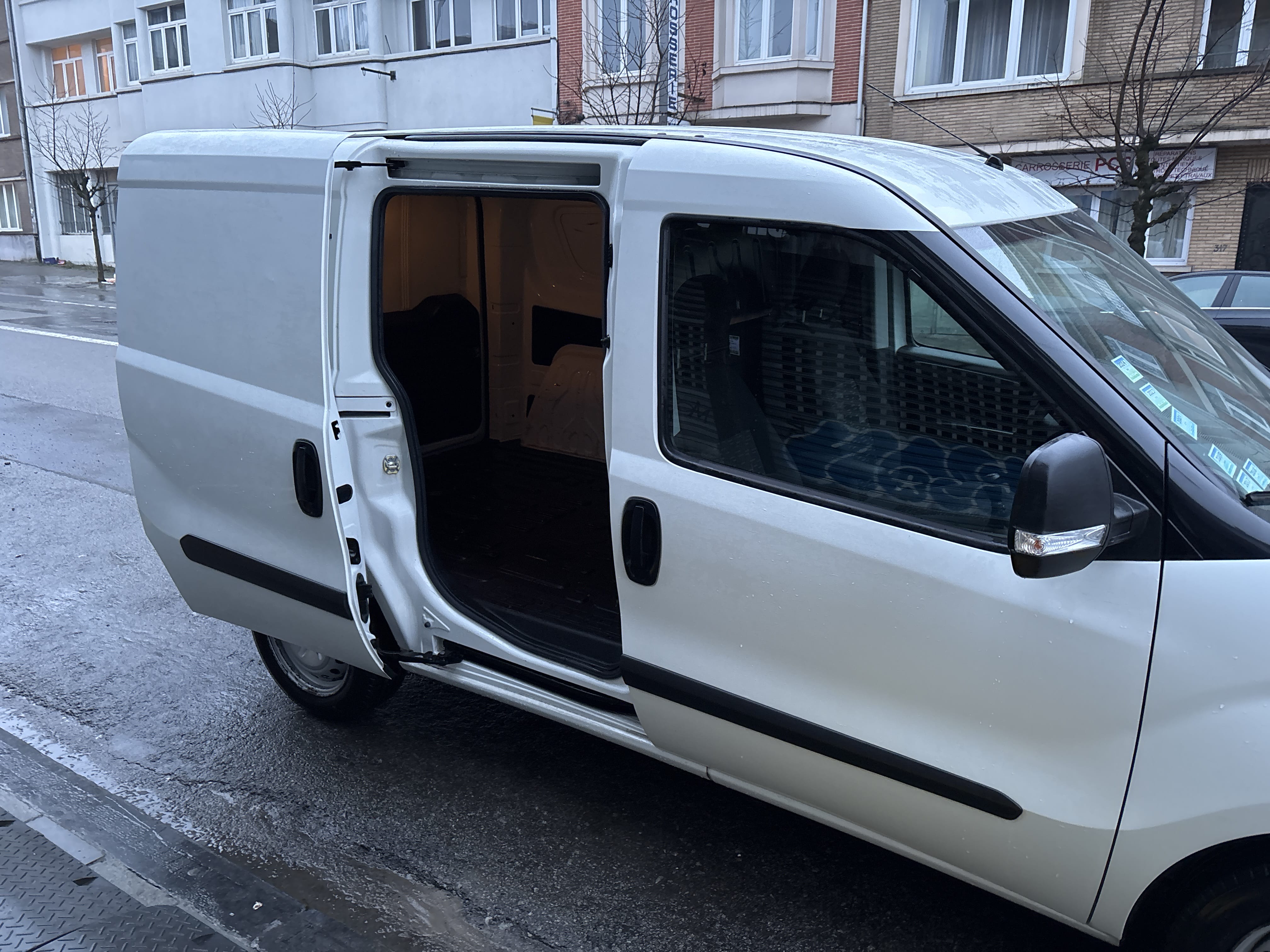 Opel Combo met Audio- / iPod-ingang