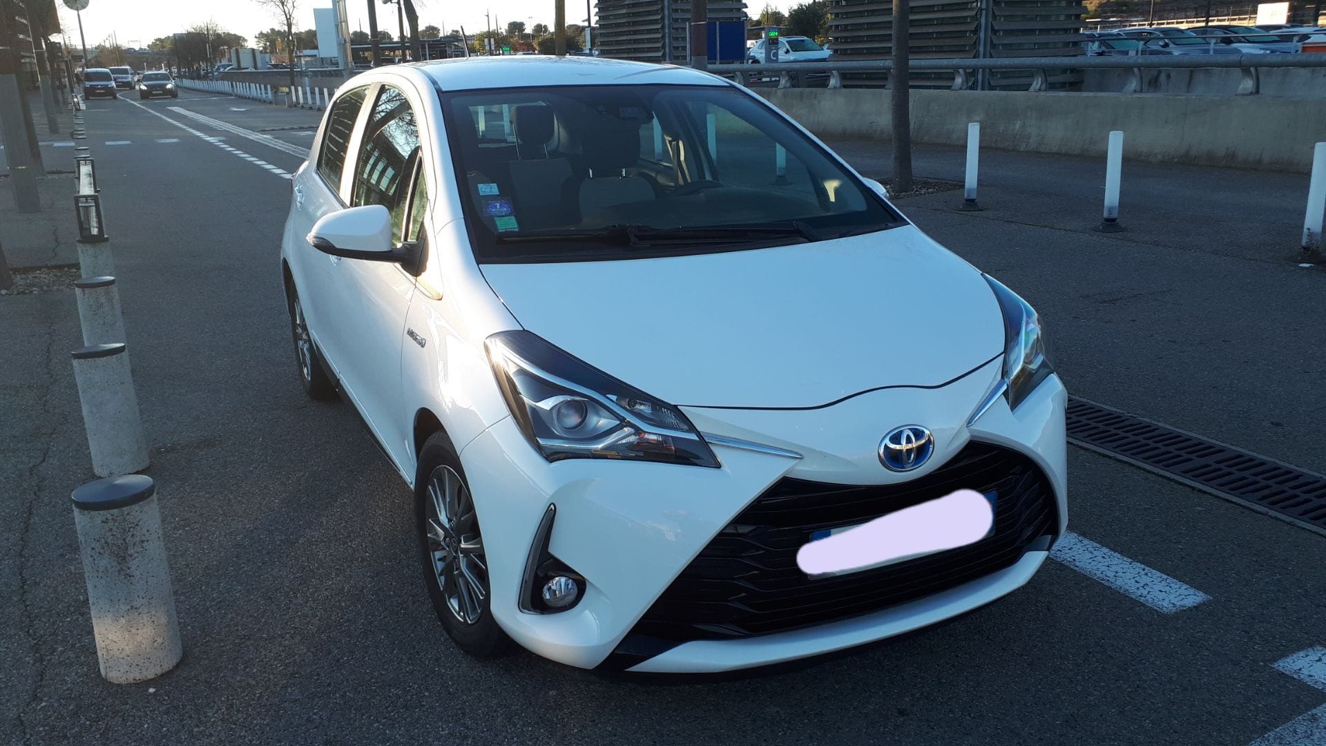 Toyota Yaris Hybride, 2017, Essence 95 / Électrique (hybride), automatique