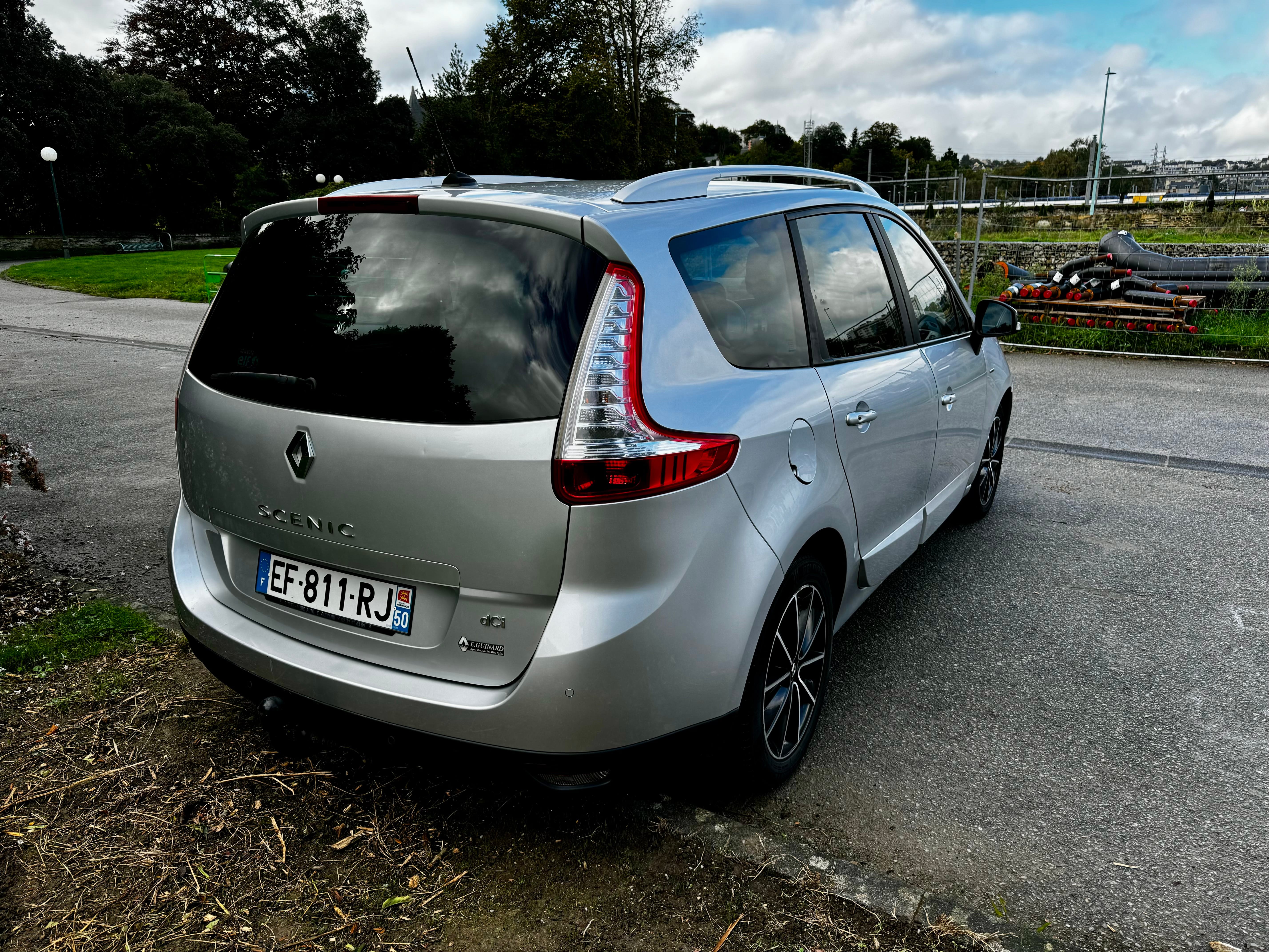 Renault Grand Scenic 1.5dci avec GPS