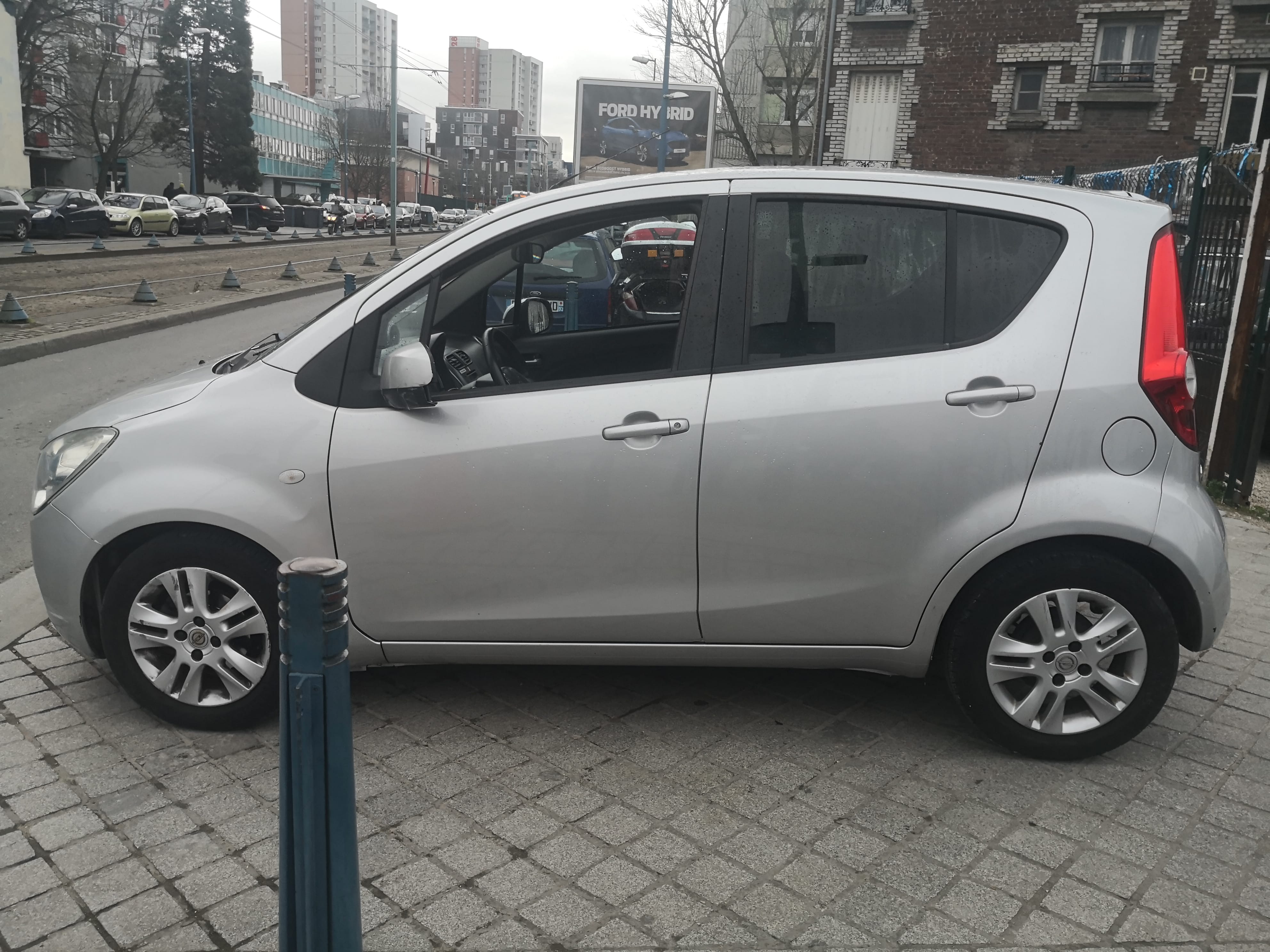 Opel Agila avec Climatisation